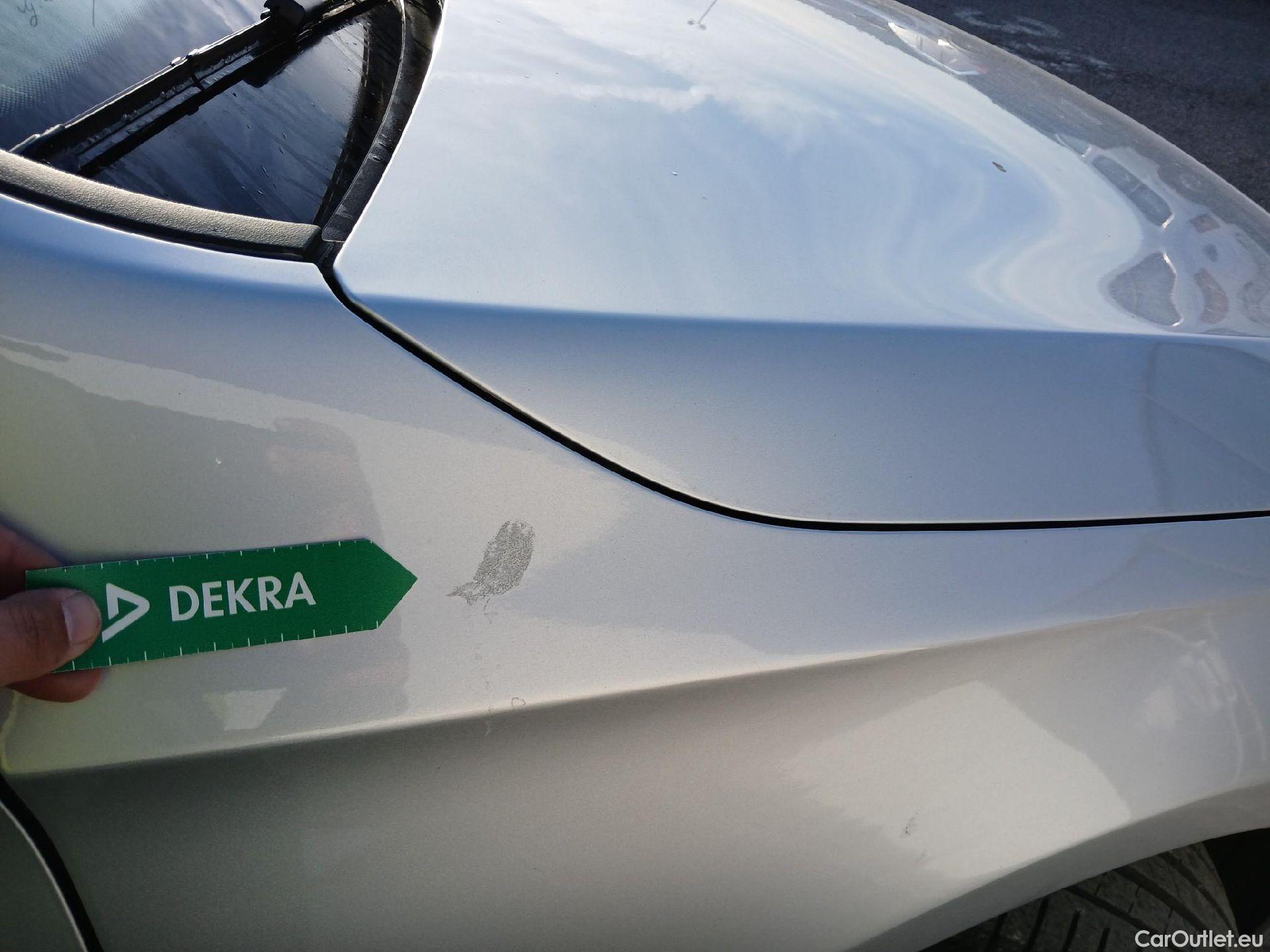  Mercedes  A-Klasse MERCEDES-BENZ Clase A / 2018 / 4P / sedán Sedán A 200 #33