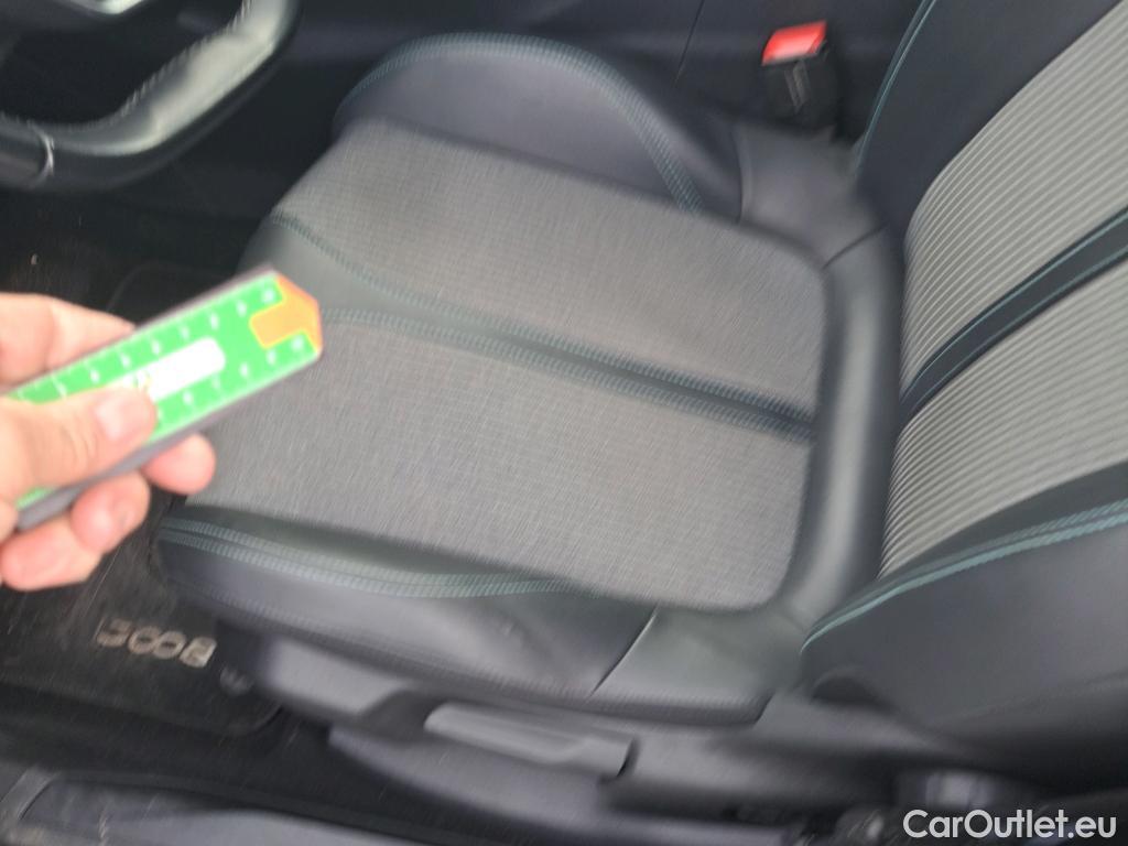  Peugeot  3008 PEUGEOT  / 2020 / 5P / todoterreno 1.2 PureTech 96KW S&S Allure Pack EAT8 #5