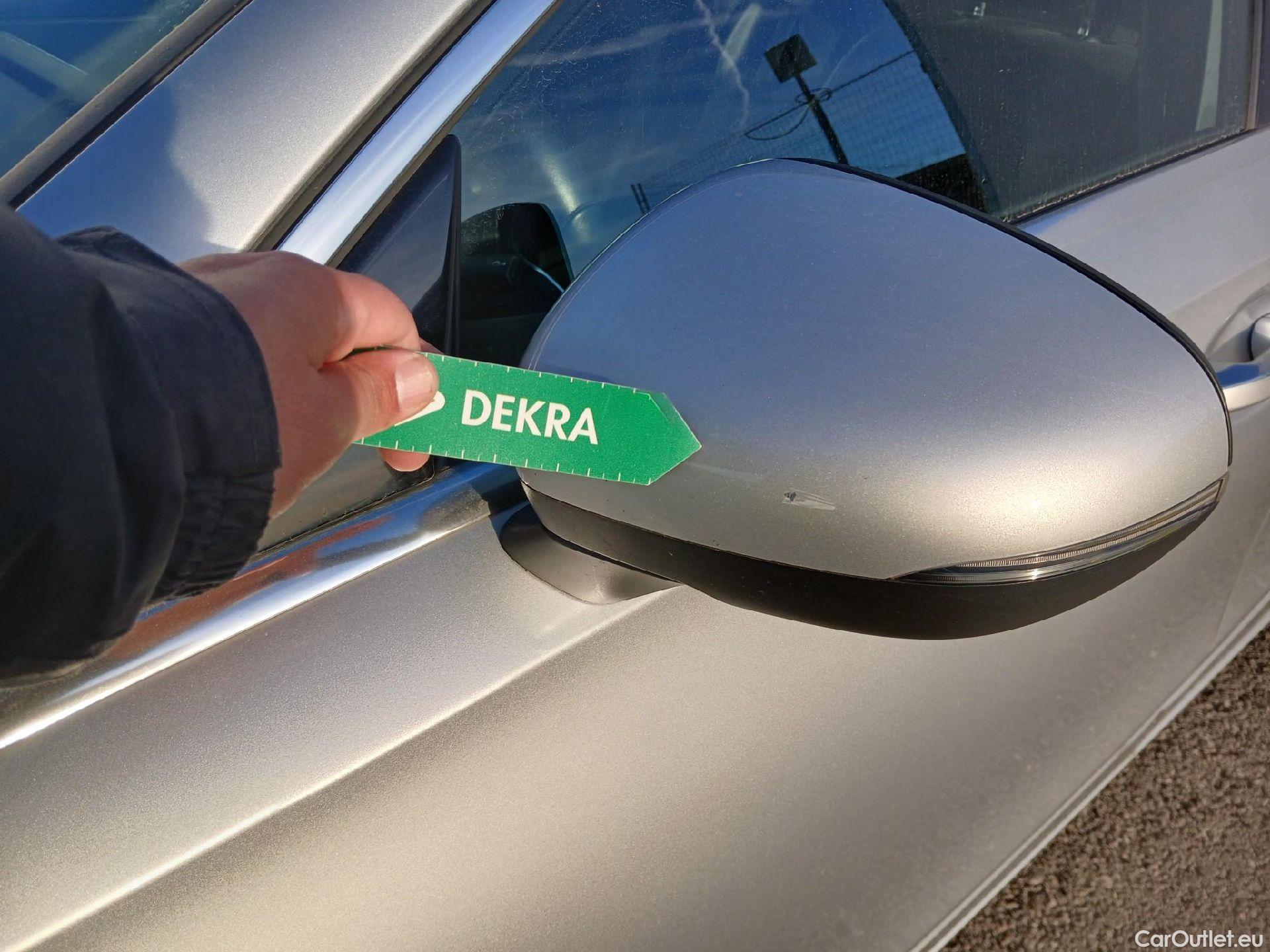  Mercedes  A-Klasse MERCEDES-BENZ Clase A / 2018 / 4P / sedán Sedán A 200 #12