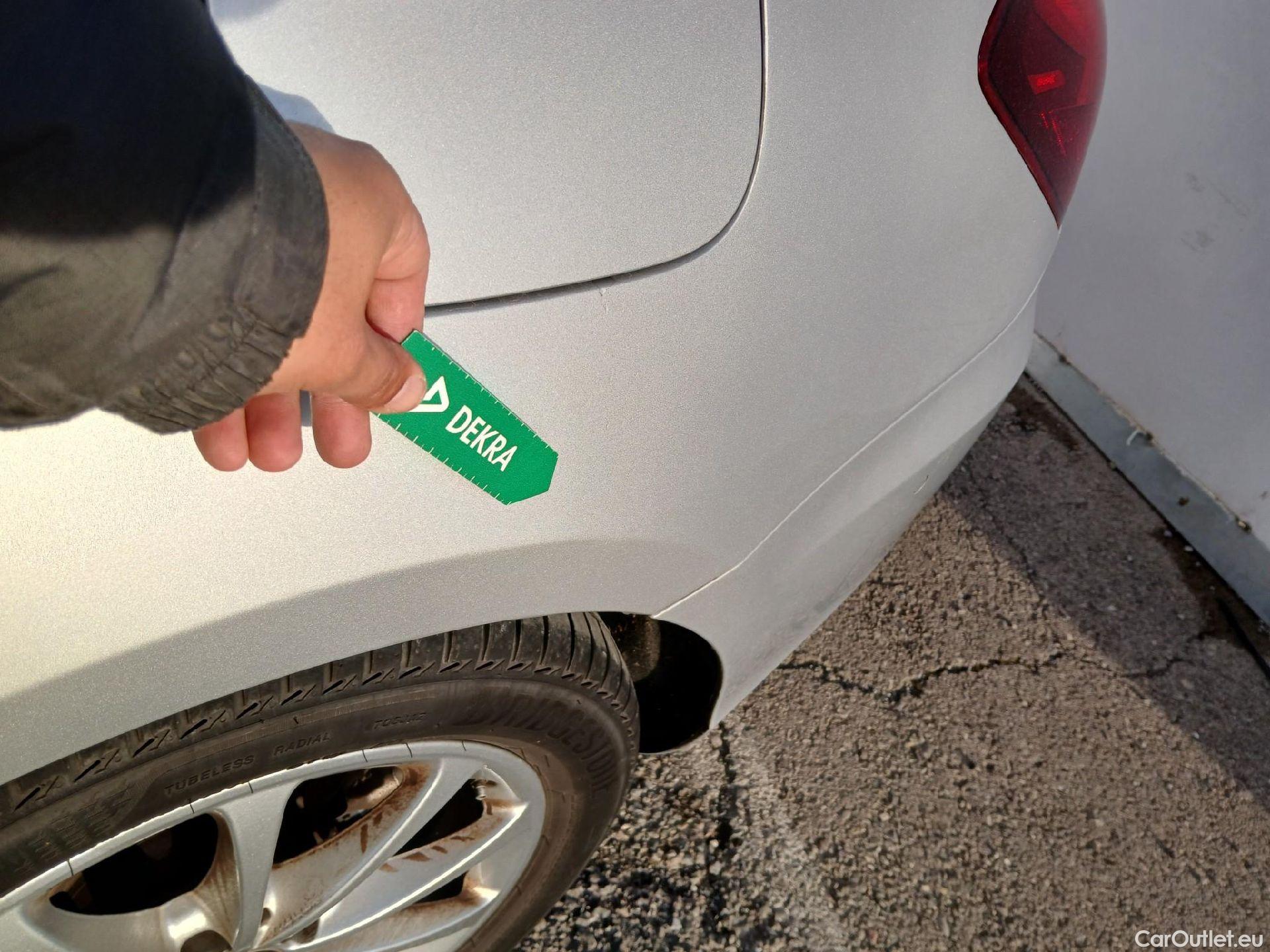  Mercedes  A-Klasse MERCEDES-BENZ Clase A / 2018 / 4P / sedán Sedán A 200 #17