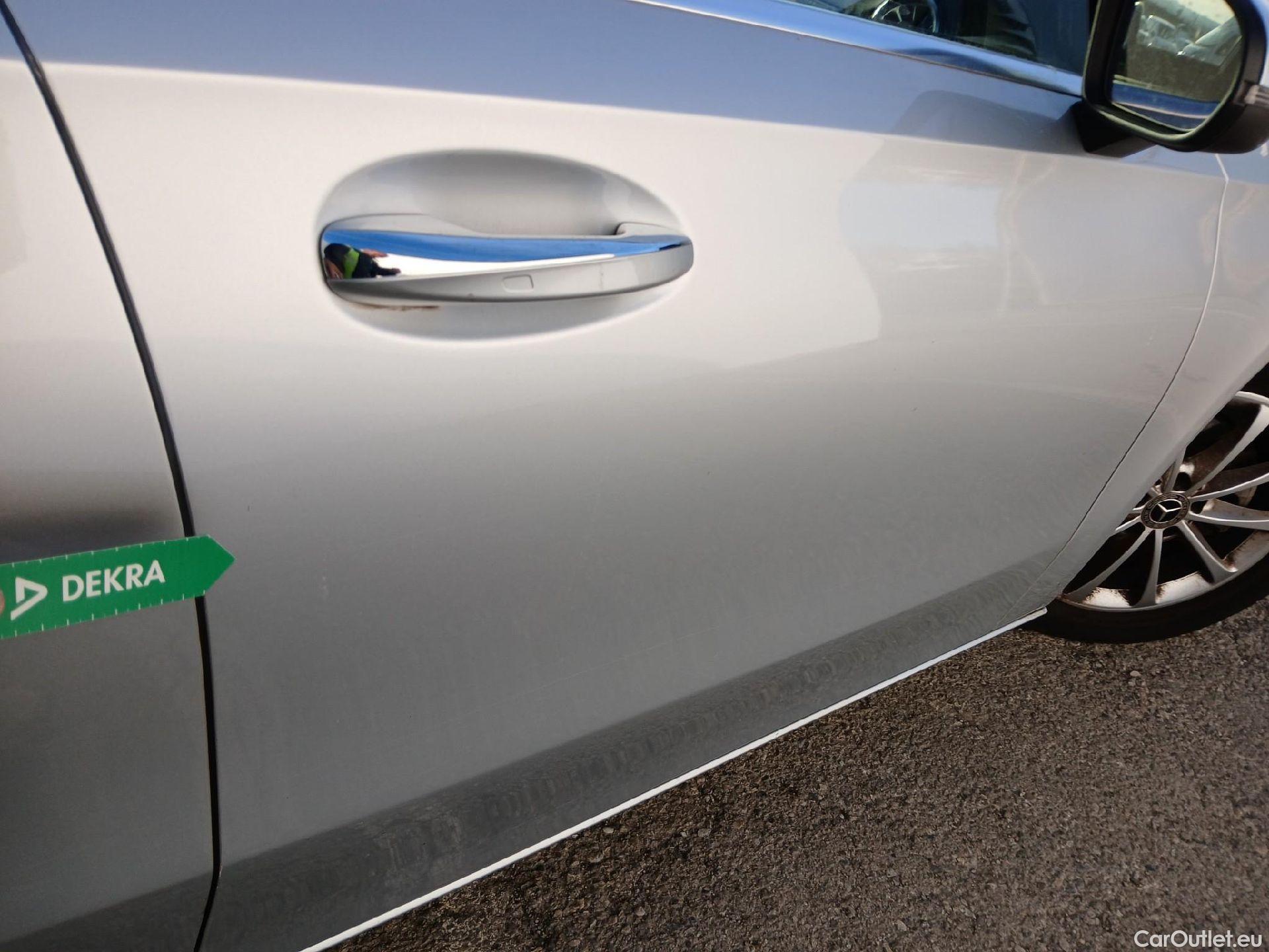  Mercedes  A-Klasse MERCEDES-BENZ Clase A / 2018 / 4P / sedán Sedán A 200 #31