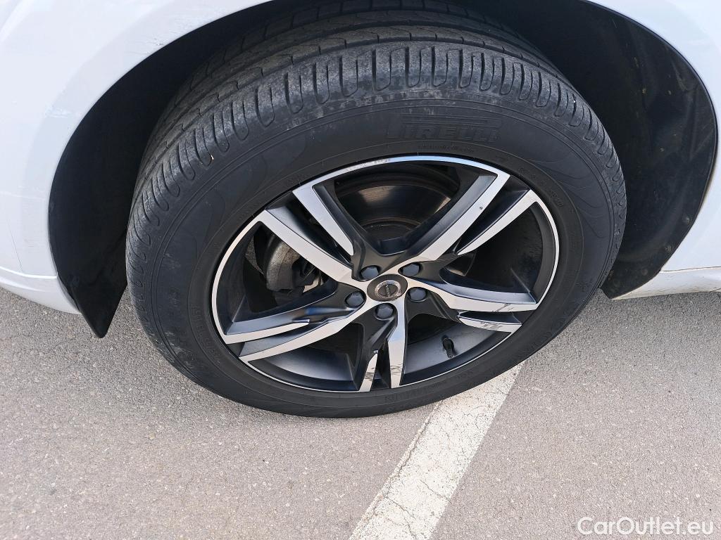  Volvo  XC60 VOLVO  / 2017 / 5P / todoterreno 2.0 D4 AWD R-Design B Auto #19