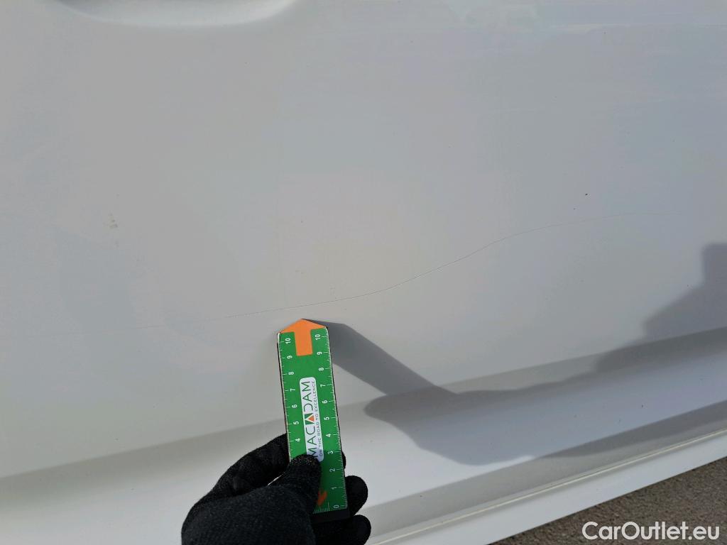  Volvo  XC60 VOLVO  / 2017 / 5P / todoterreno 2.0 D4 AWD R-Design B Auto #31