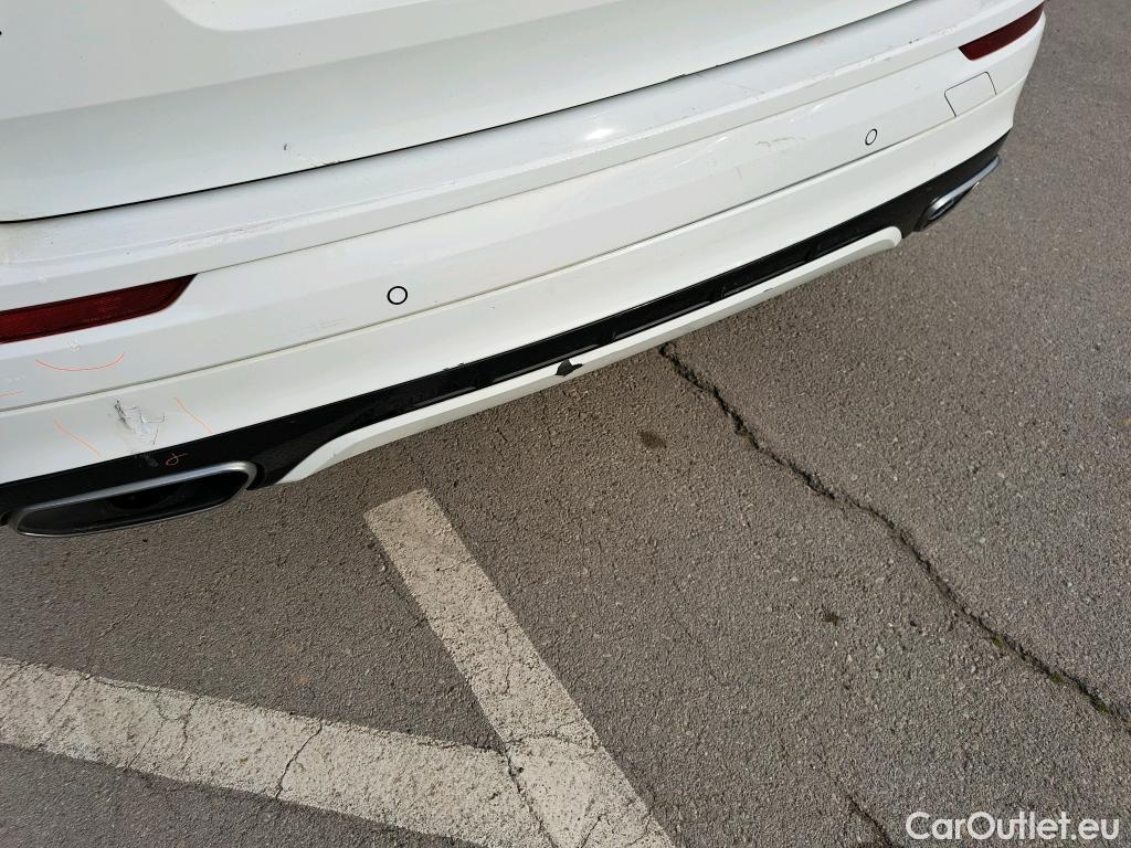  Volvo  XC60 VOLVO  / 2017 / 5P / todoterreno 2.0 D4 AWD R-Design B Auto #28