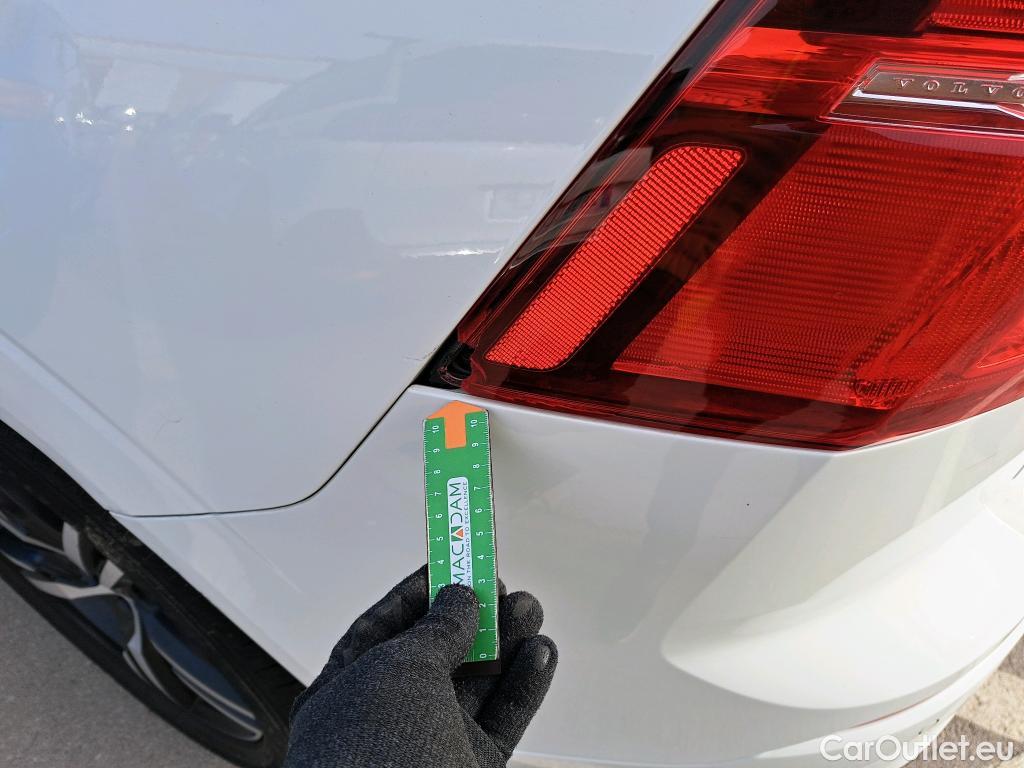  Volvo  XC60 VOLVO  / 2017 / 5P / todoterreno 2.0 D4 AWD R-Design B Auto #5