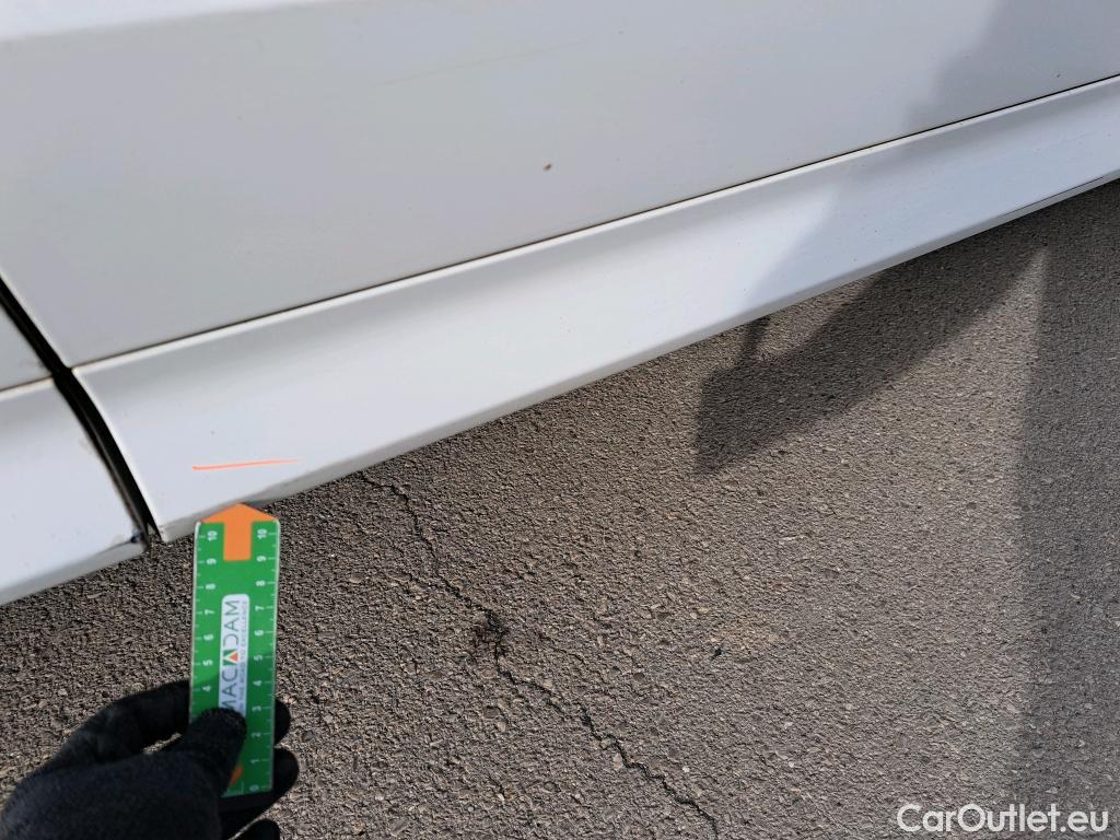  Volvo  XC60 VOLVO  / 2017 / 5P / todoterreno 2.0 D4 AWD R-Design B Auto #46