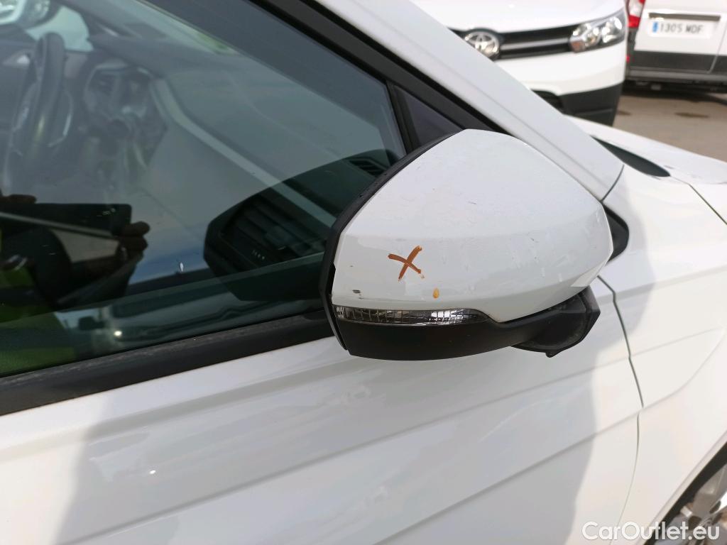  Volkswagen  Polo VOLKSWAGEN  / 2017 / 5P / berlina con portón Advanced 1.0 TSI 70kW (95CV) (CX) #25