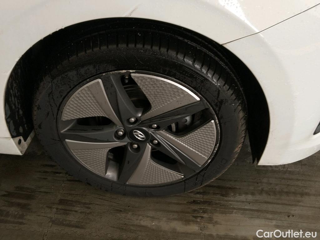  Hyundai   Ioniq HYUNDAI / 2019 / 5P / berlina con portón 1.6 GDI HEV Tecno DCT #3