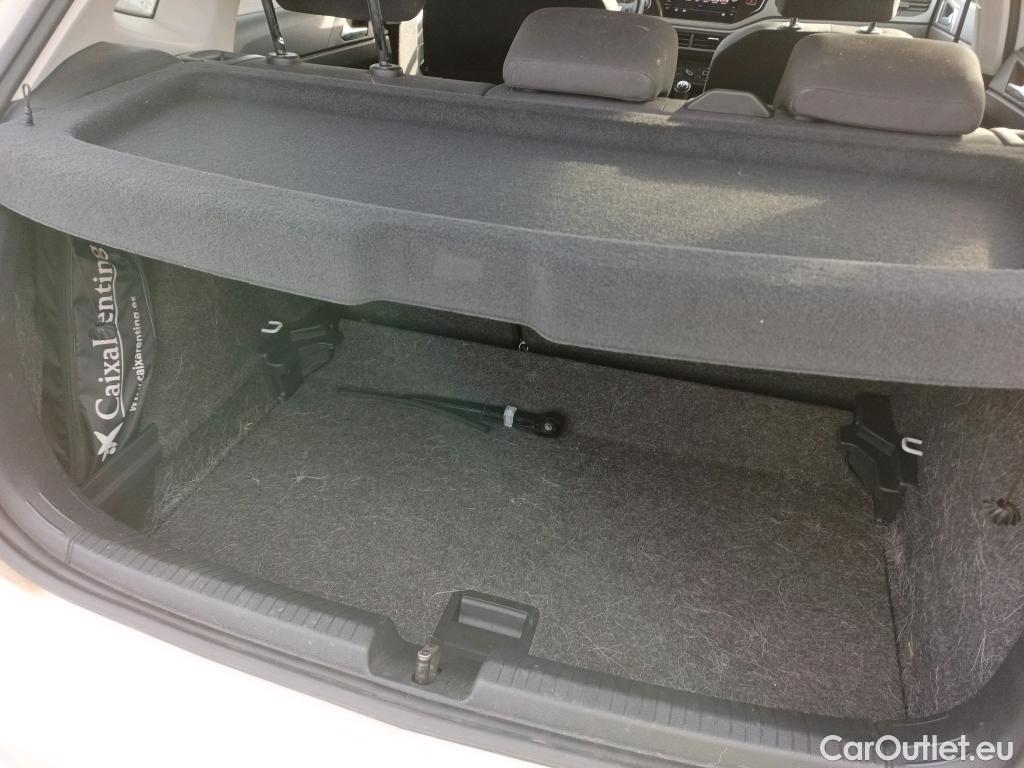  Volkswagen  Polo VOLKSWAGEN  / 2017 / 5P / berlina con portón Advanced 1.0 TSI 70kW (95CV) (CX) #5