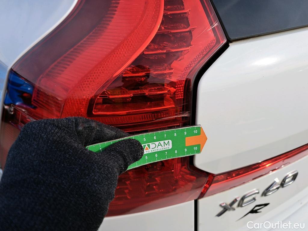  Volvo  XC60 VOLVO  / 2017 / 5P / todoterreno 2.0 D4 AWD R-Design B Auto #4