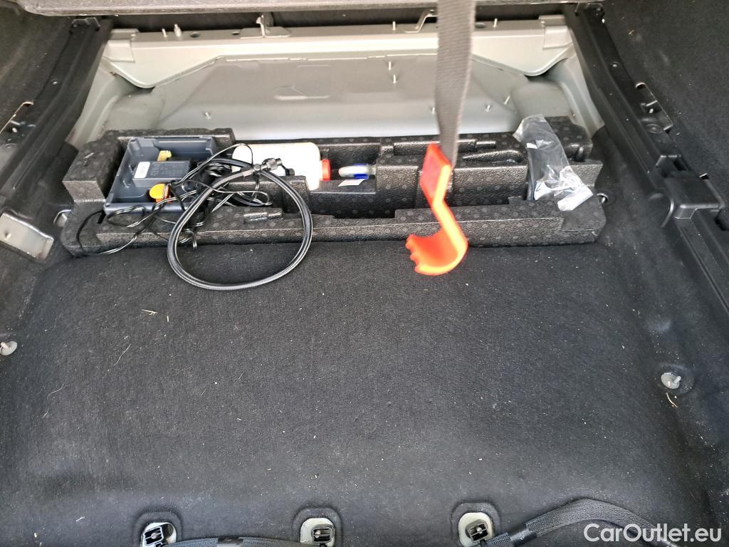  Volvo  V60 VOLVO  / 2018 / 5P / familiar 2.0 T6 AWD Recharge Inscription Auto #2