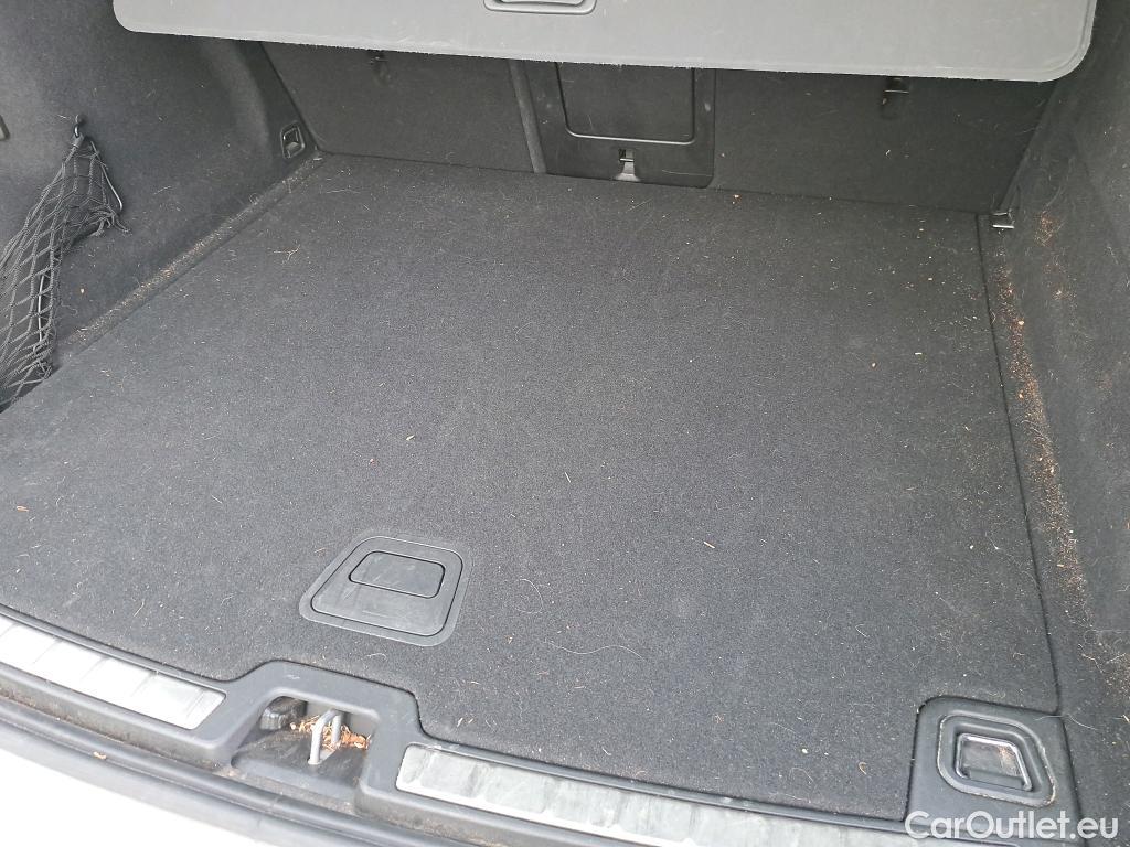  Volvo  XC60 VOLVO  / 2017 / 5P / todoterreno 2.0 D4 AWD R-Design B Auto #36