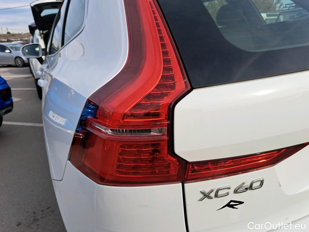  Volvo  XC60 VOLVO  / 2017 / 5P / todoterreno 2.0 D4 AWD R-Design B Auto #3