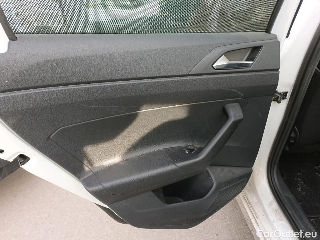  Volkswagen  Polo VOLKSWAGEN  / 2017 / 5P / berlina con portón Advanced 1.0 TSI 70kW (95CV) (CX) #9