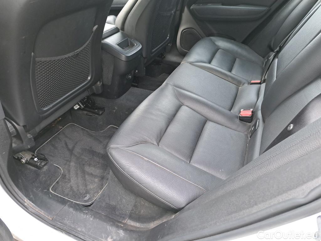  Volvo  XC60 VOLVO  / 2017 / 5P / todoterreno 2.0 D4 AWD R-Design B Auto #37