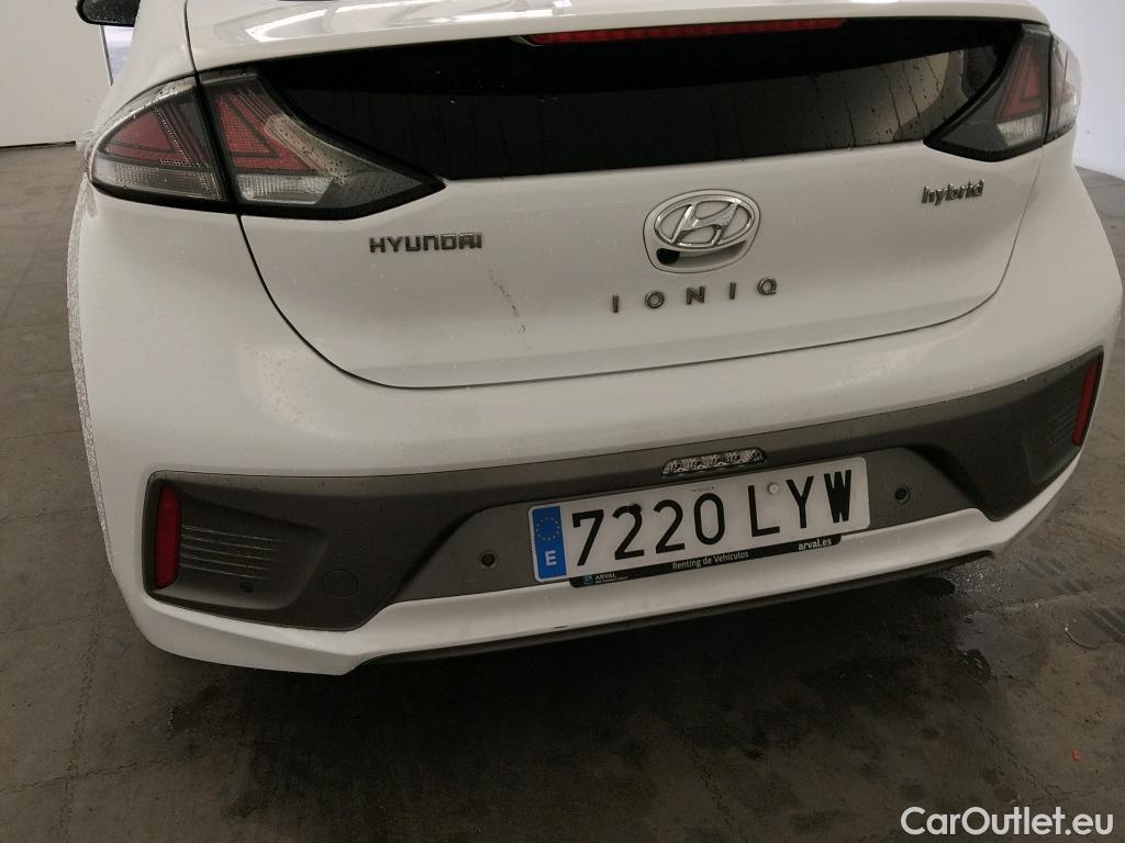 Hyundai   Ioniq HYUNDAI / 2019 / 5P / berlina con portón 1.6 GDI HEV Tecno DCT #14