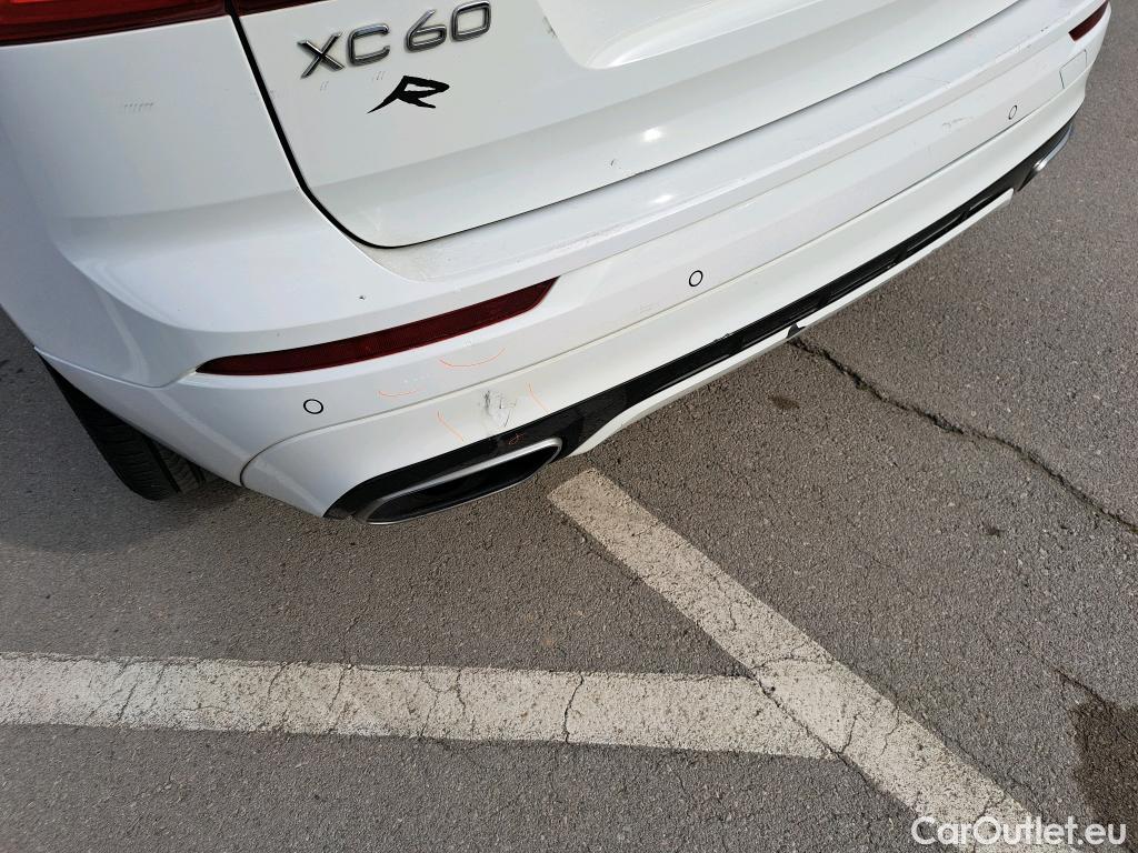  Volvo  XC60 VOLVO  / 2017 / 5P / todoterreno 2.0 D4 AWD R-Design B Auto #32