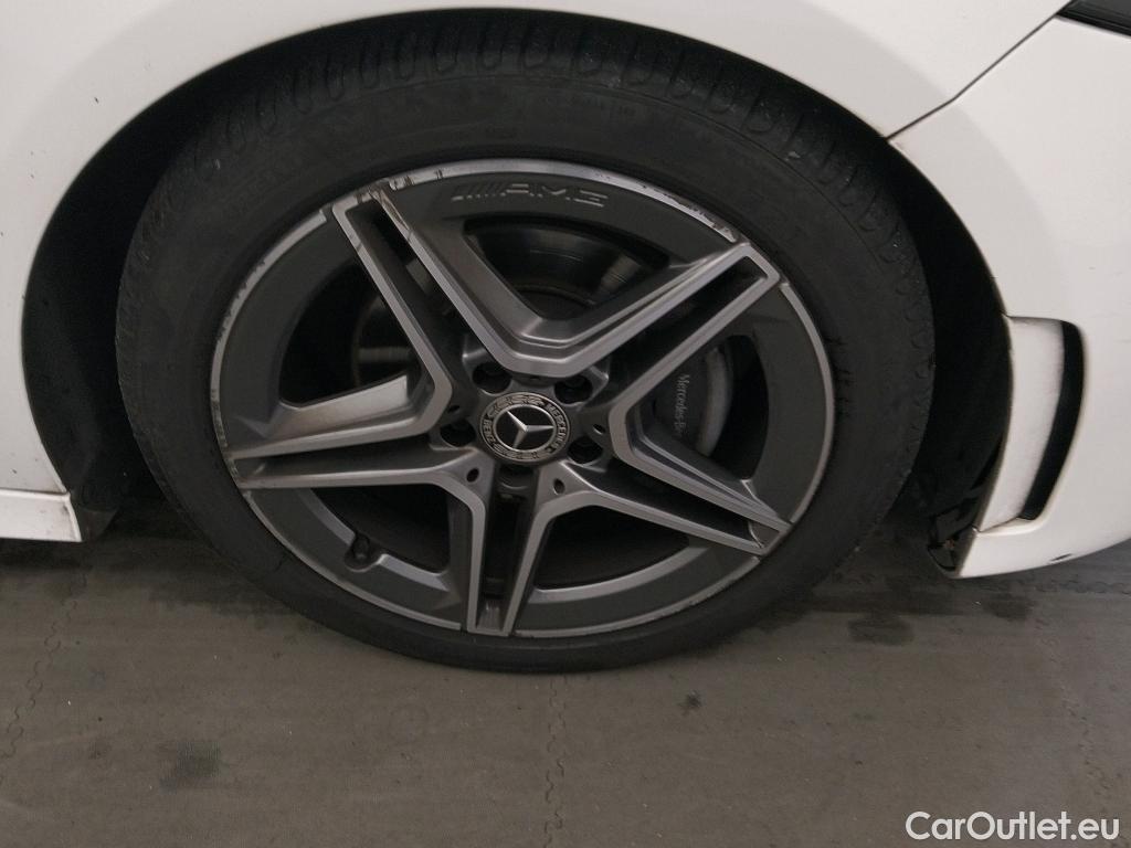  Mercedes  A-Klasse MERCEDES-BENZ Clase A / 2018 / 5P / berlina con portón A 200 d 4MATIC #5