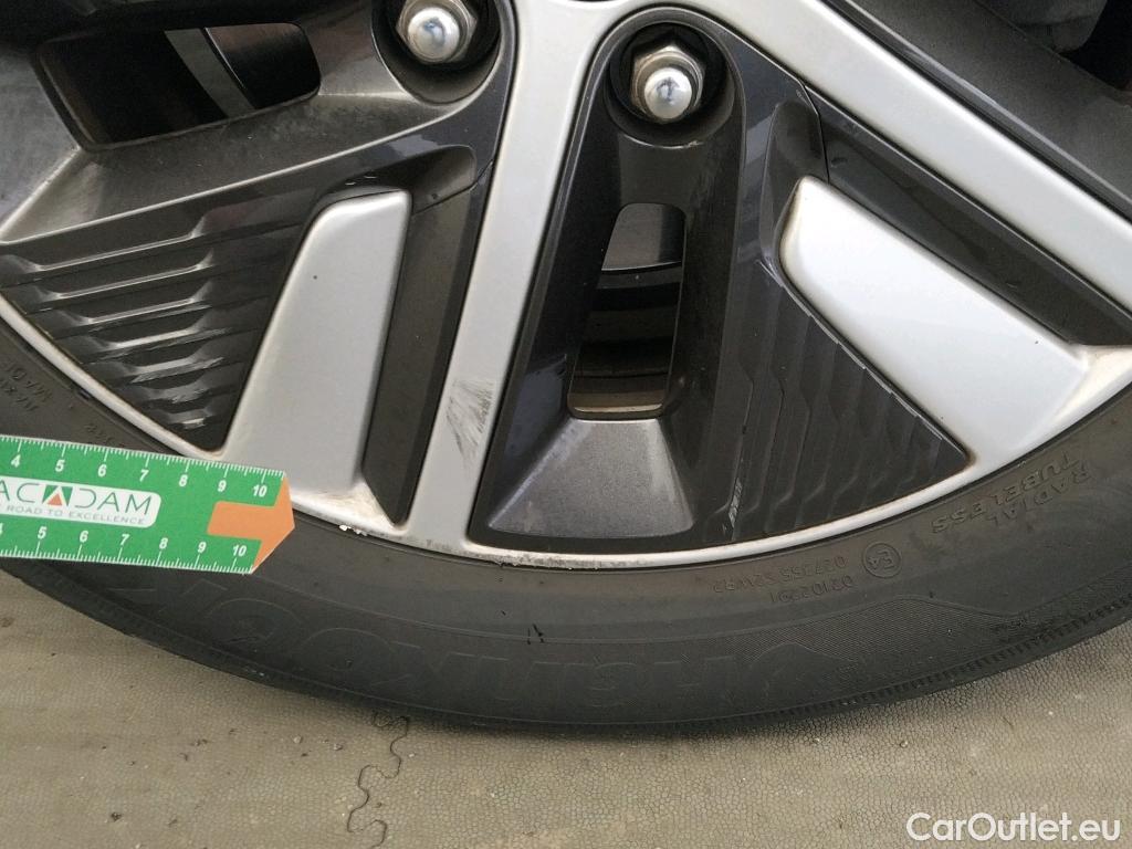  KIA  Niro KIA  / 2019 / 5P / crossover 1.6 GDi HEV 104kW (141CV) Drive #10