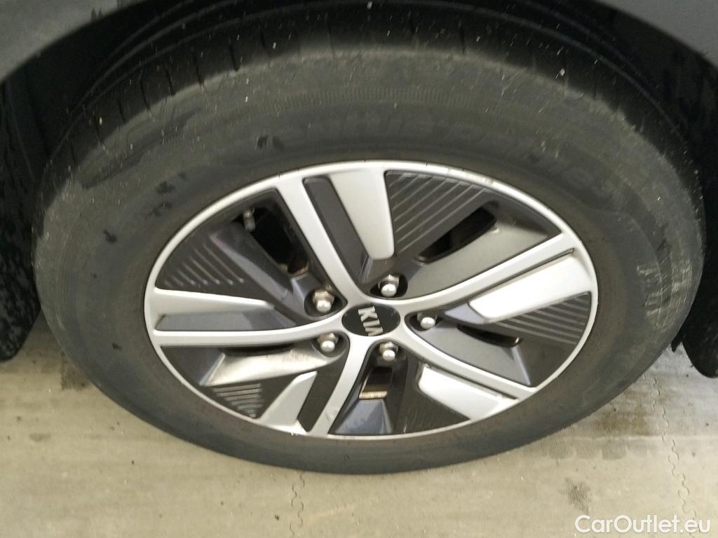  KIA  Niro KIA  / 2019 / 5P / crossover 1.6 GDi HEV 104kW (141CV) Drive #9