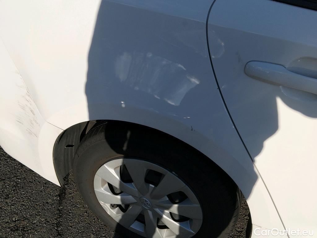  Toyota  Corolla TOYOTA  / 2019 / 5P / familiar 1.8 125H BUSINESS E-CVT TOURING SPORT #3