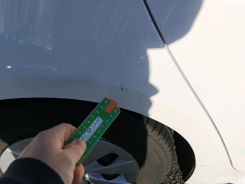  Toyota  Corolla TOYOTA  / 2019 / 5P / familiar 1.8 125H BUSINESS E-CVT TOURING SPORT #4