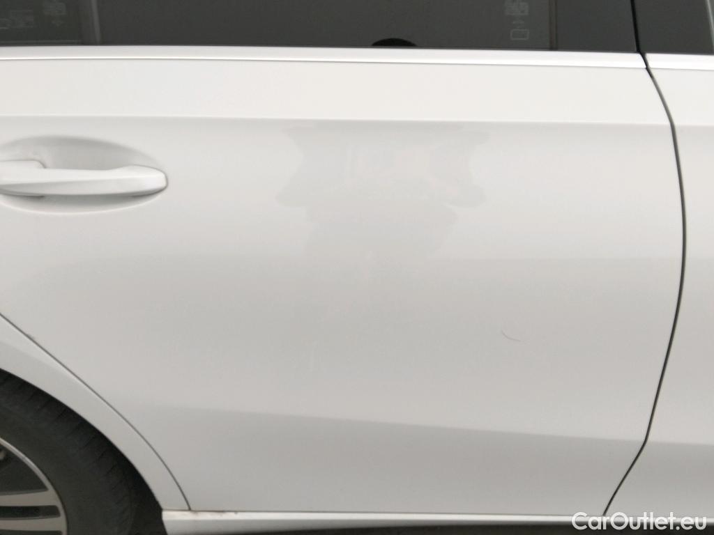  Mercedes  A-Klasse MERCEDES-BENZ Clase A / 2018 / 4P / sedán Sedán A 250 e #9