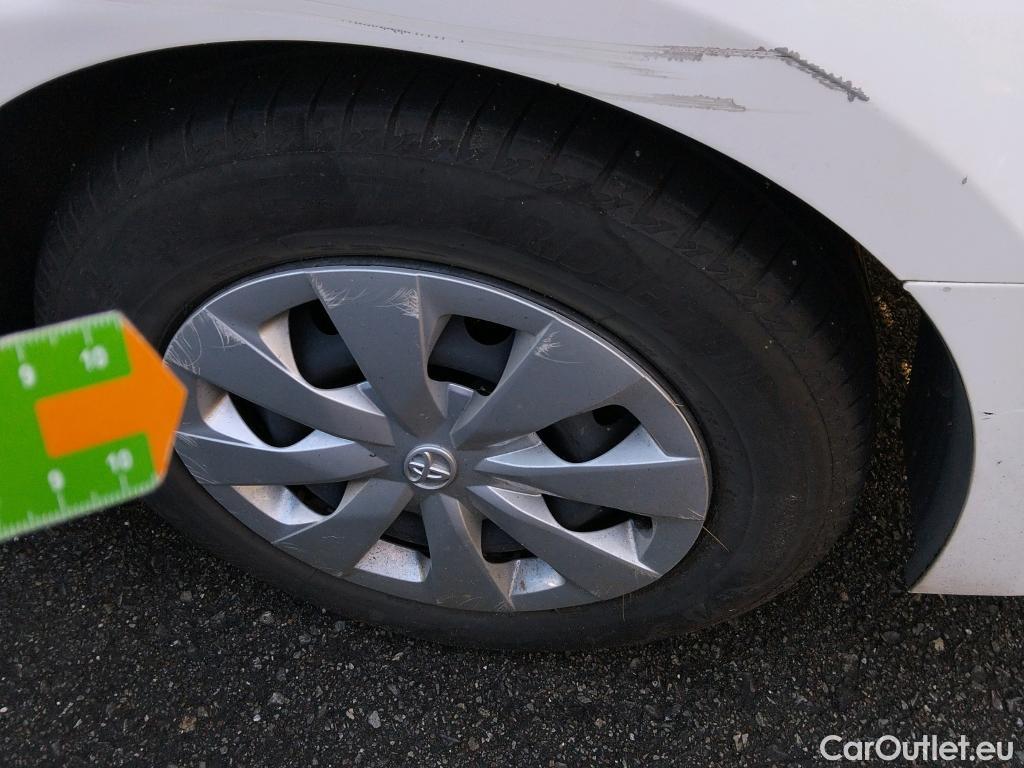  Toyota  Corolla TOYOTA  / 2019 / 5P / familiar 1.8 125H BUSINESS E-CVT TOURING SPORT #14