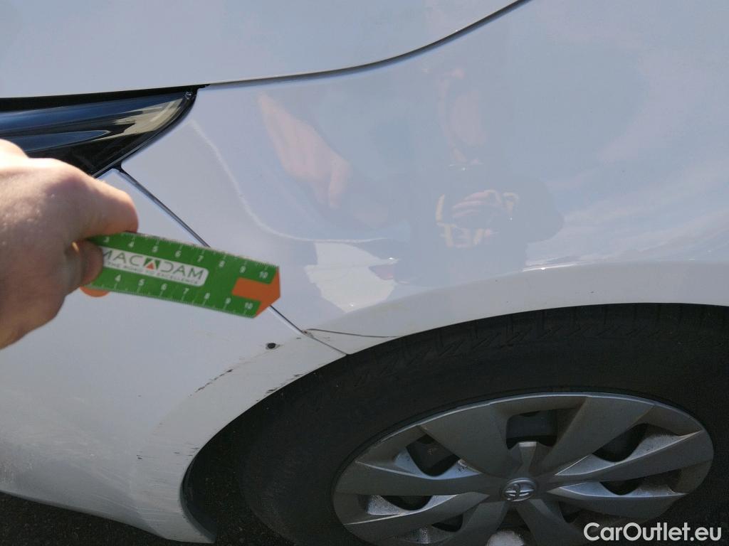  Toyota  Corolla TOYOTA  / 2019 / 5P / familiar 1.8 125H BUSINESS E-CVT TOURING SPORT #8