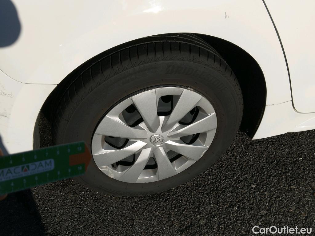  Toyota  Corolla TOYOTA  / 2019 / 5P / familiar 1.8 125H BUSINESS E-CVT TOURING SPORT #20