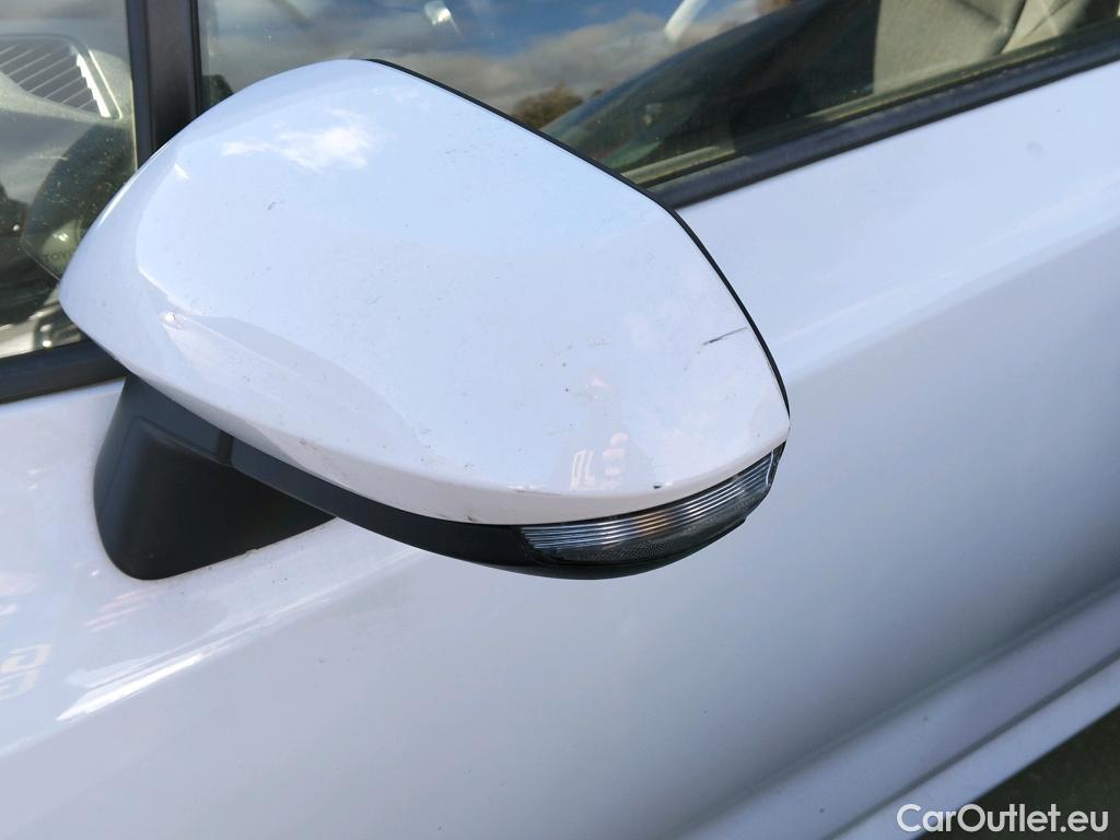  Toyota  Corolla TOYOTA  / 2019 / 5P / familiar 1.8 125H BUSINESS E-CVT TOURING SPORT #25