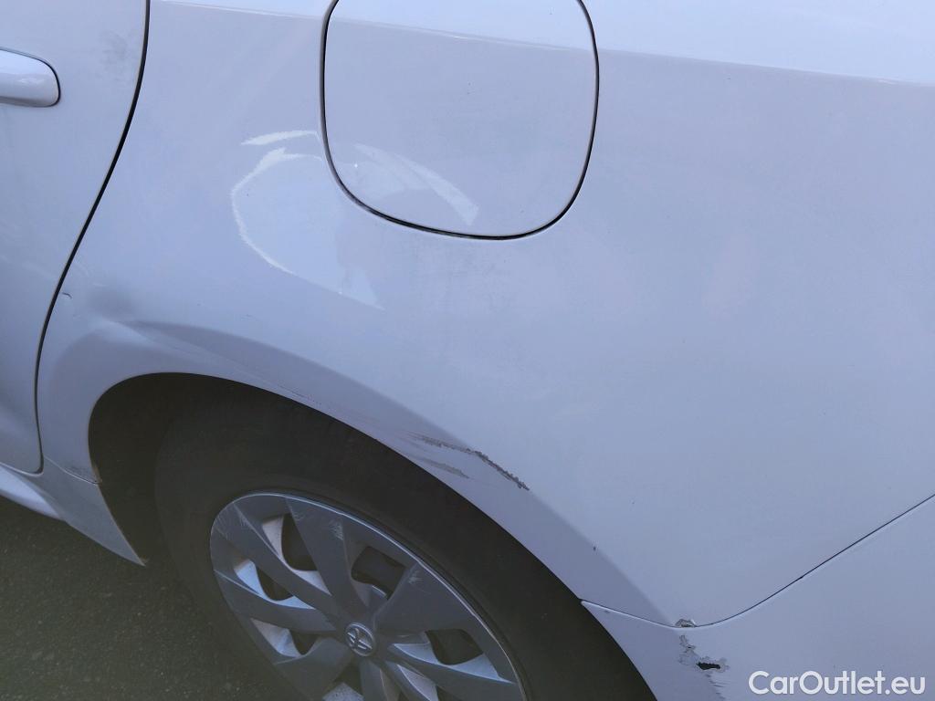  Toyota  Corolla TOYOTA  / 2019 / 5P / familiar 1.8 125H BUSINESS E-CVT TOURING SPORT #1