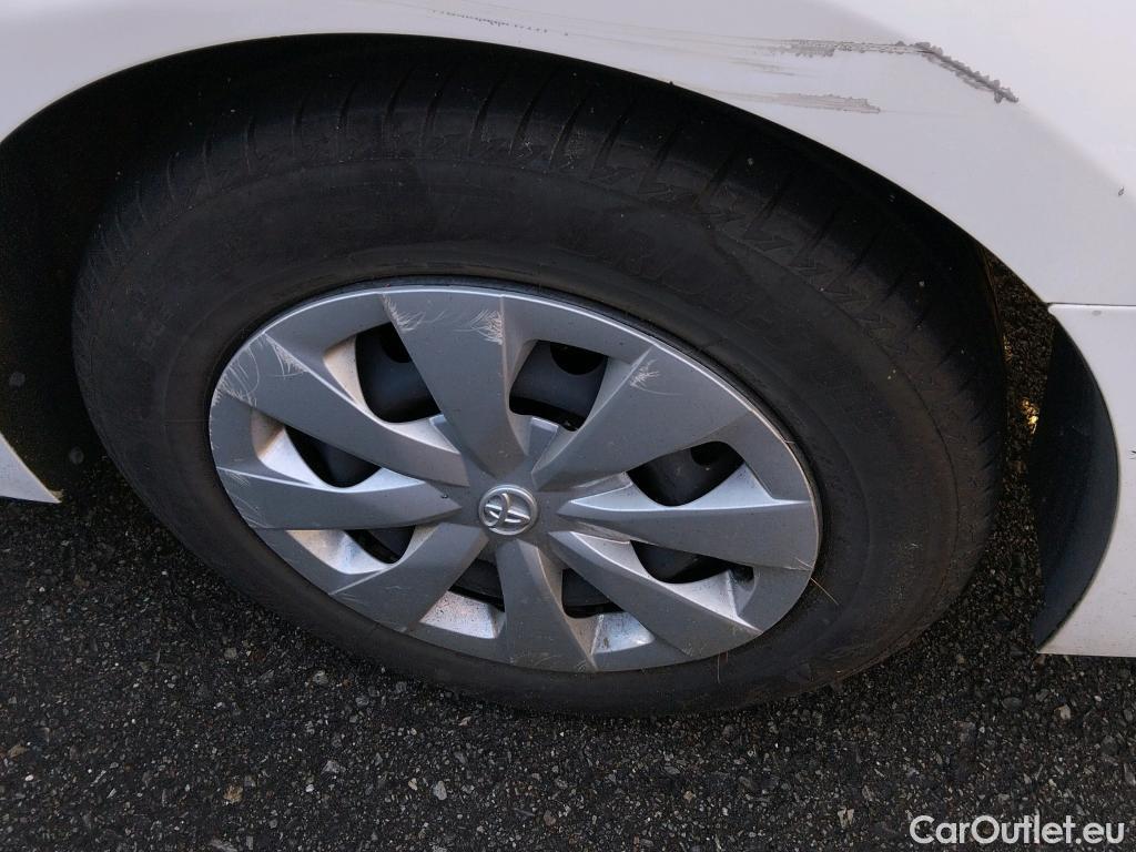  Toyota  Corolla TOYOTA  / 2019 / 5P / familiar 1.8 125H BUSINESS E-CVT TOURING SPORT #13