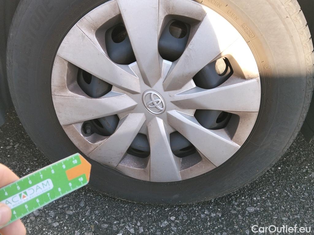  Toyota  Corolla TOYOTA  / 2019 / 5P / familiar 1.8 125H BUSINESS E-CVT TOURING SPORT #18