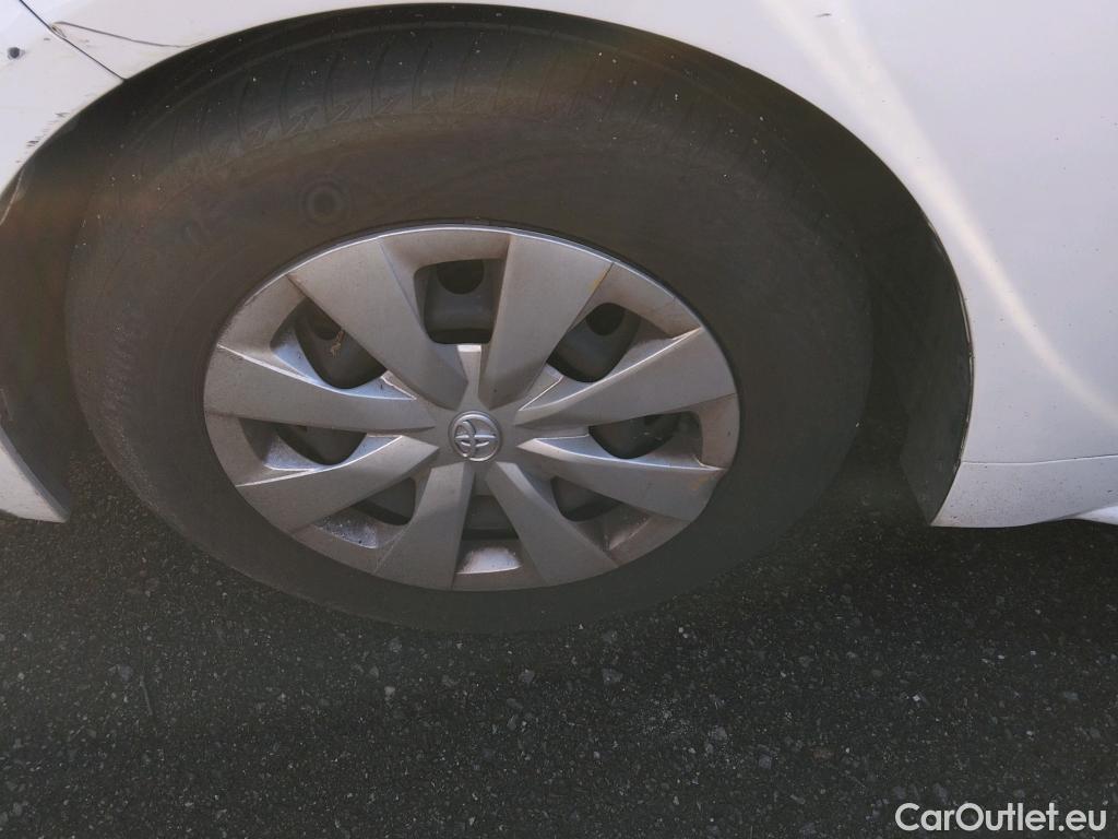  Toyota  Corolla TOYOTA  / 2019 / 5P / familiar 1.8 125H BUSINESS E-CVT TOURING SPORT #15