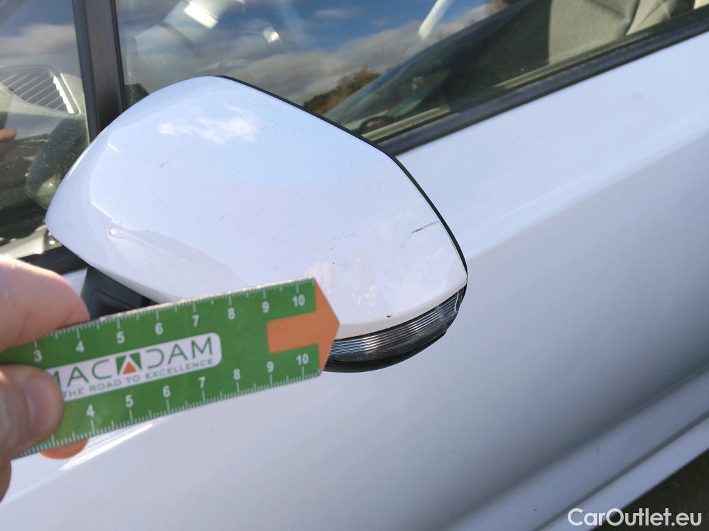  Toyota  Corolla TOYOTA  / 2019 / 5P / familiar 1.8 125H BUSINESS E-CVT TOURING SPORT #26