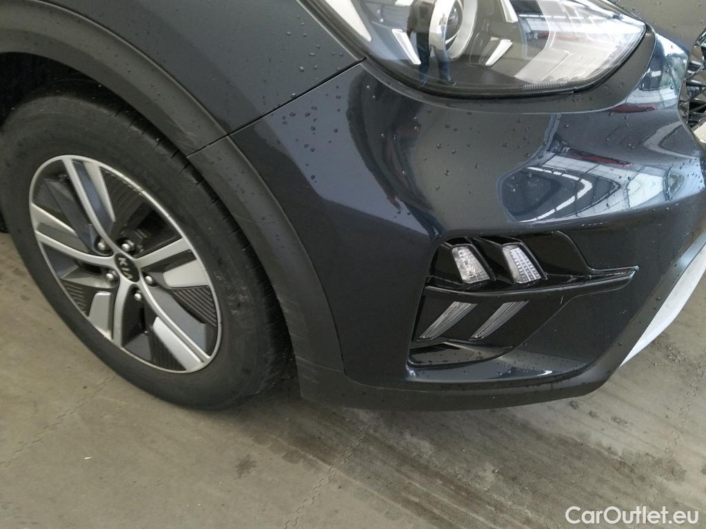  KIA  Niro KIA  / 2019 / 5P / crossover 1.6 GDi HEV 104kW (141CV) Drive #17
