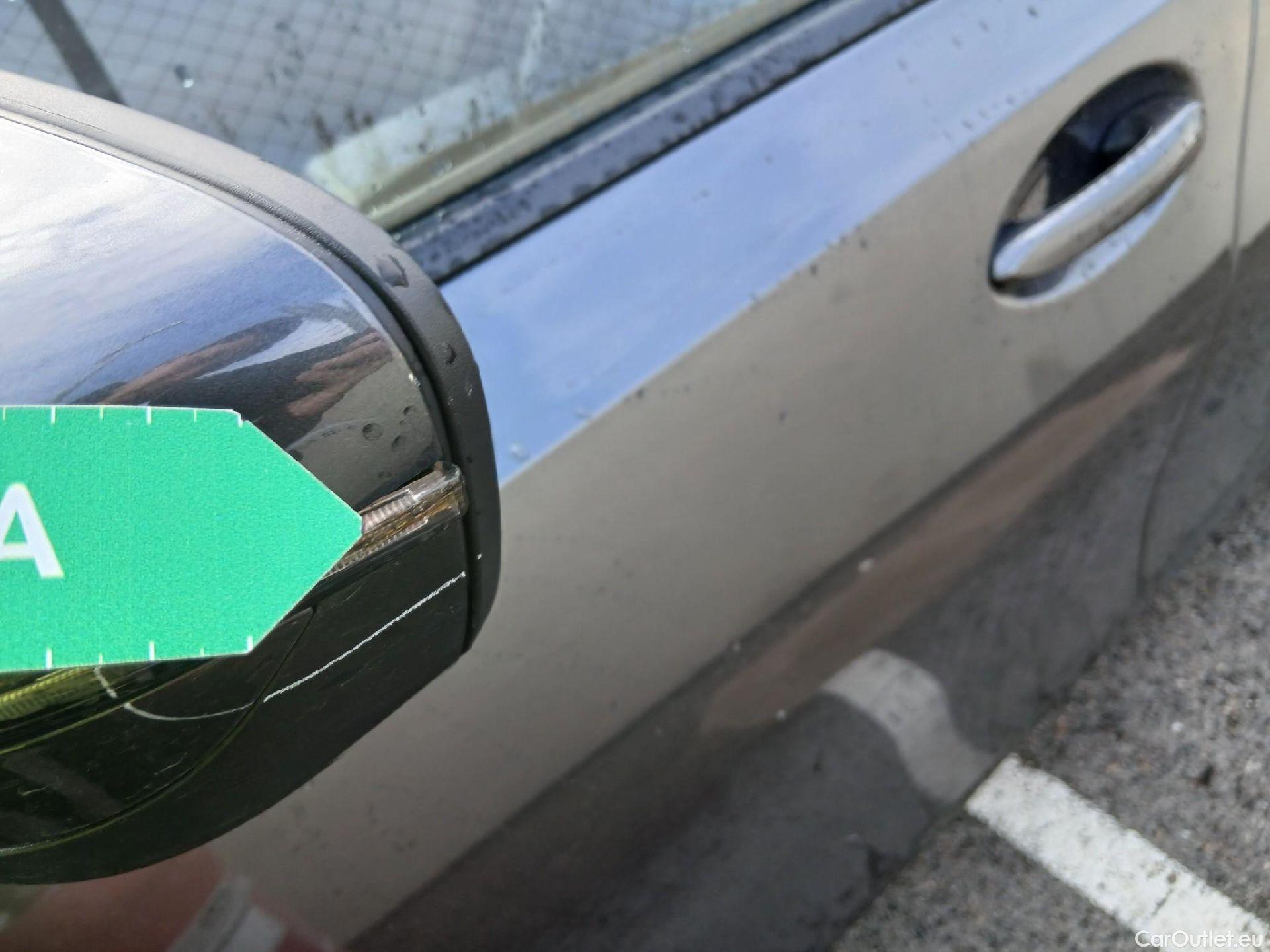  Bmw  Serie 3 BMW  / 2018 / 4P / sedán 318d Auto. #5