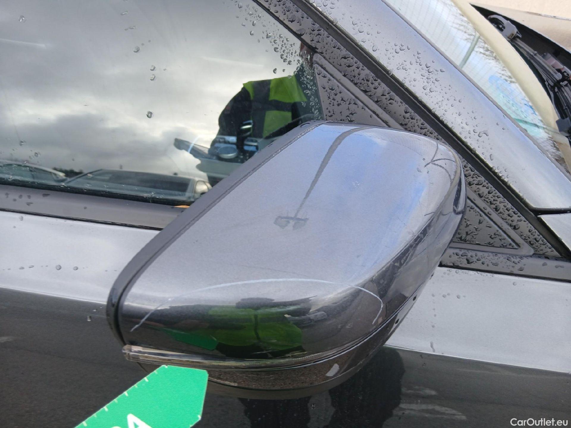  Bmw  Serie 3 BMW  / 2018 / 4P / sedán 318d Auto. #18