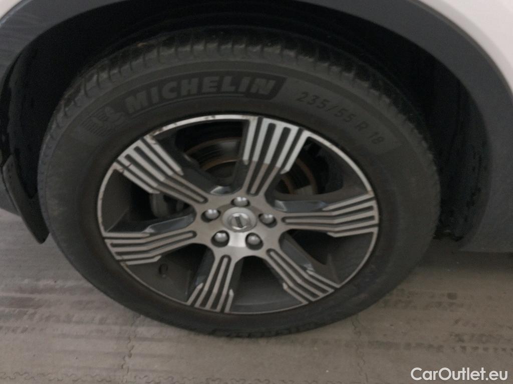  Volvo  XC 40 VOLVO XC40 / 2017 / 5P / todoterreno 1.5 T3 Inscription Auto #3