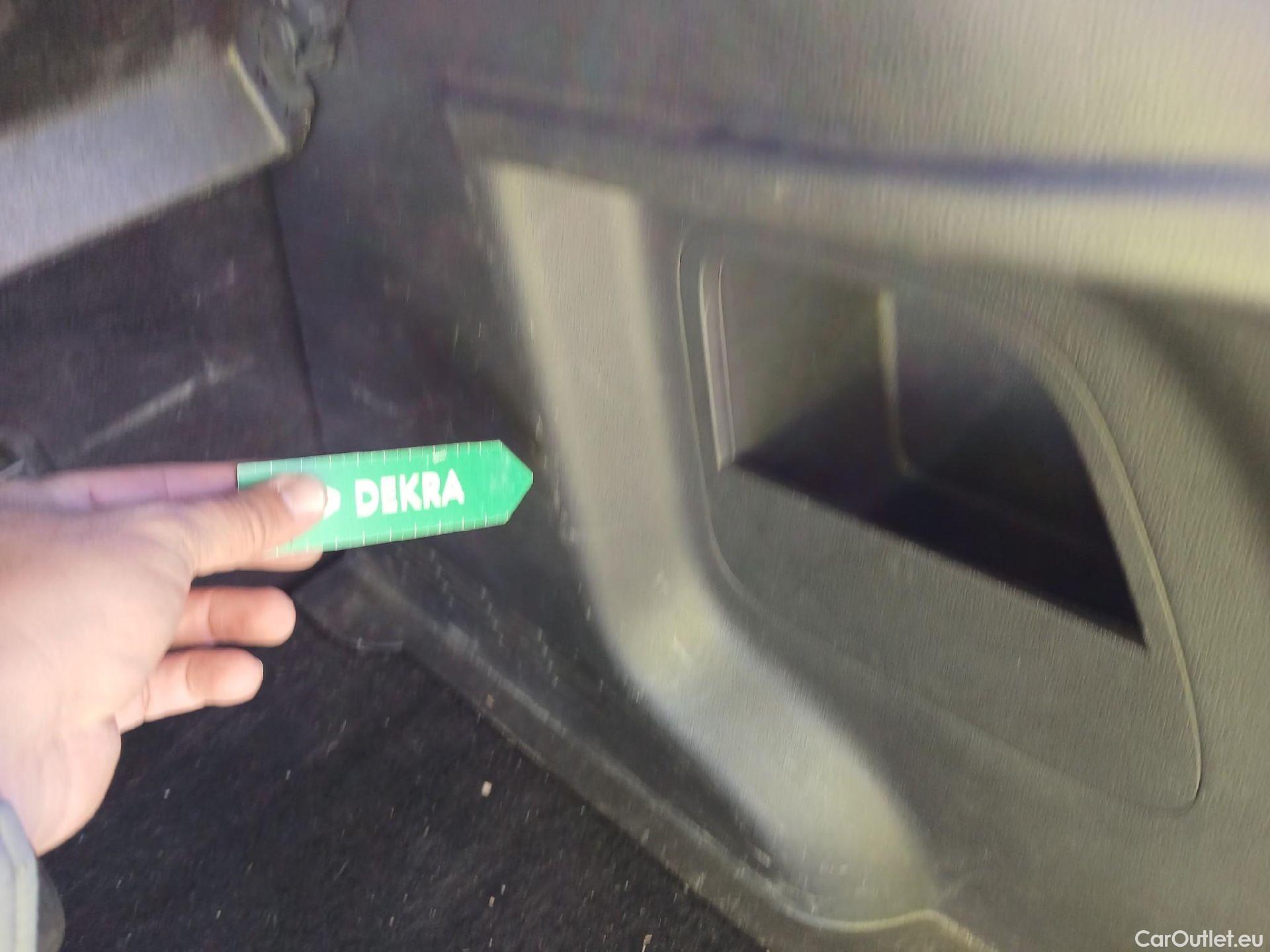  Hyundai  Konna HYUNDAI Kona / 2020 / 5P / todoterreno 1.0 TGDI Klass 4X2 #4