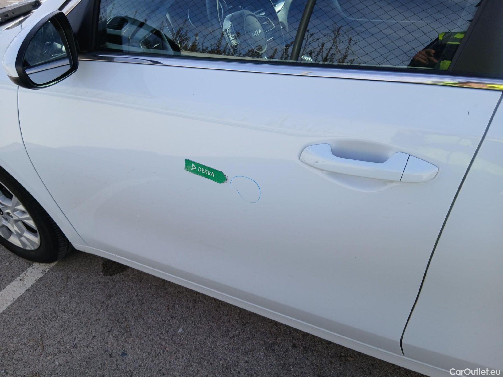  KIA  Cee'd KIA Ceed / 2021 / 5P / berlina con portón 1.6 MHEV iMT 100kW (136CV) Drive #8