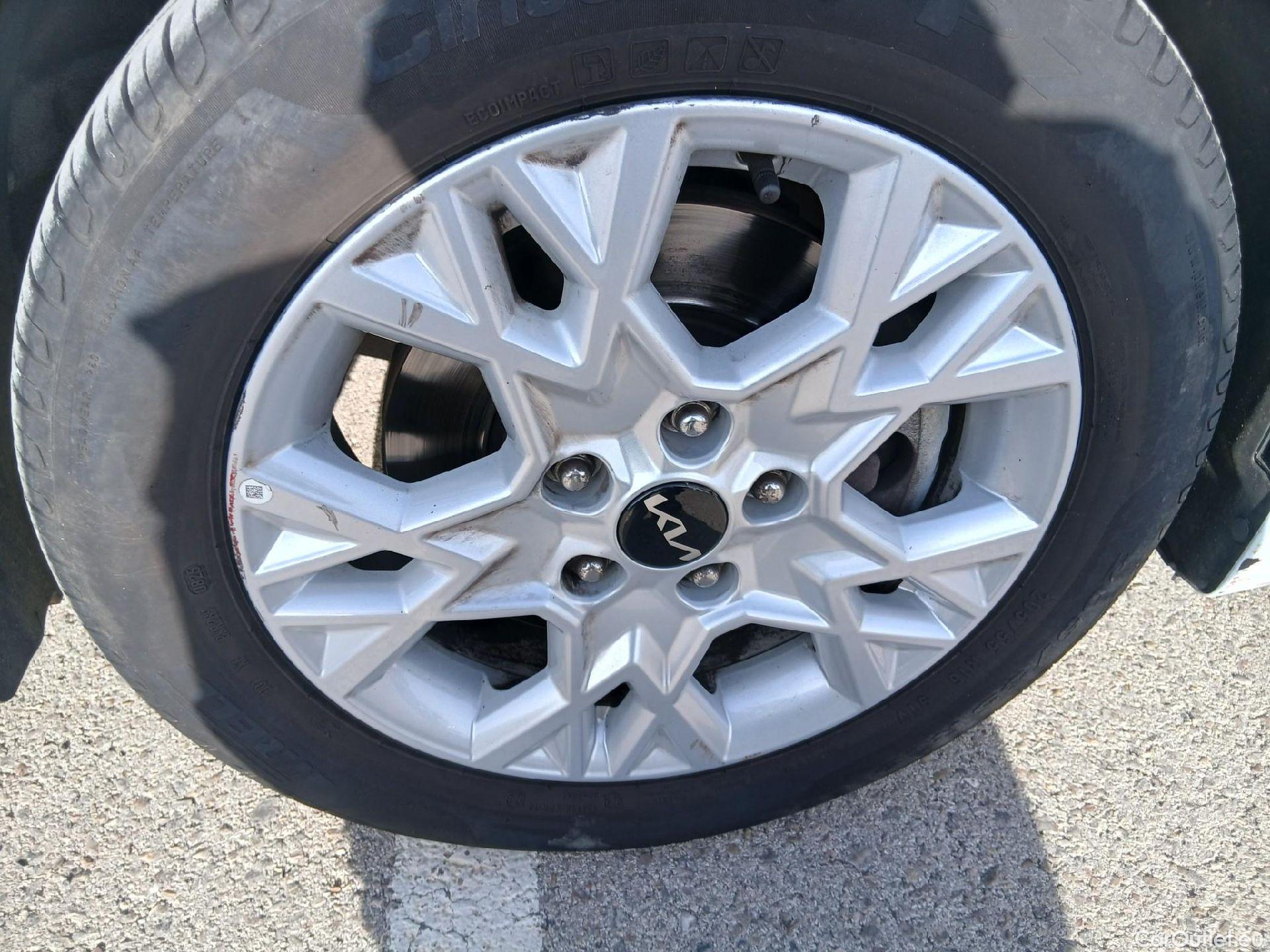  KIA  Cee'd KIA Ceed / 2021 / 5P / berlina con portón 1.6 MHEV iMT 100kW (136CV) Drive #28