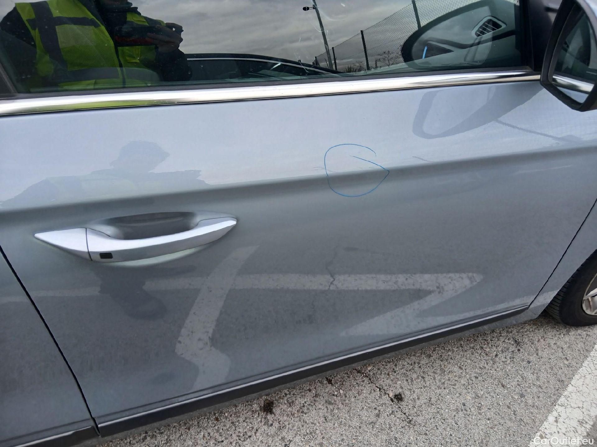  Hyundai   Ioniq HYUNDAI / 2016 / 5P / berlina con portón 1.6 GDI HEV Tecno DCT (AC) #27