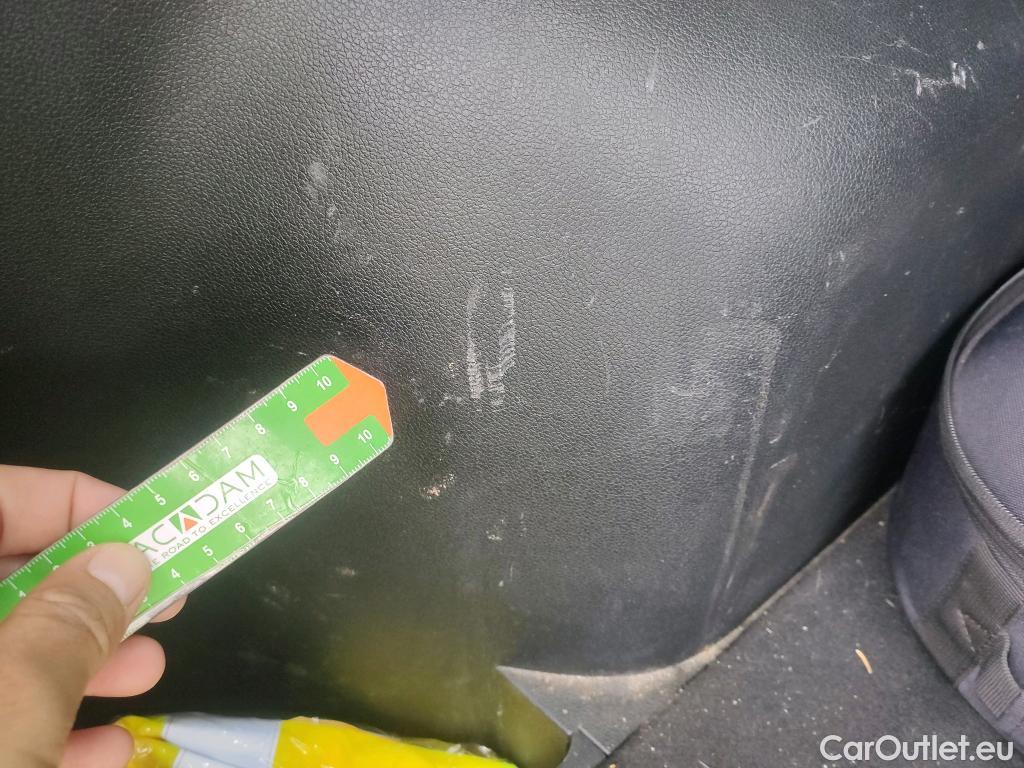  KIA  Niro KIA  / 2019 / 5P / crossover 1.6 GDi PHEV 104kW (141CV) Drive #20