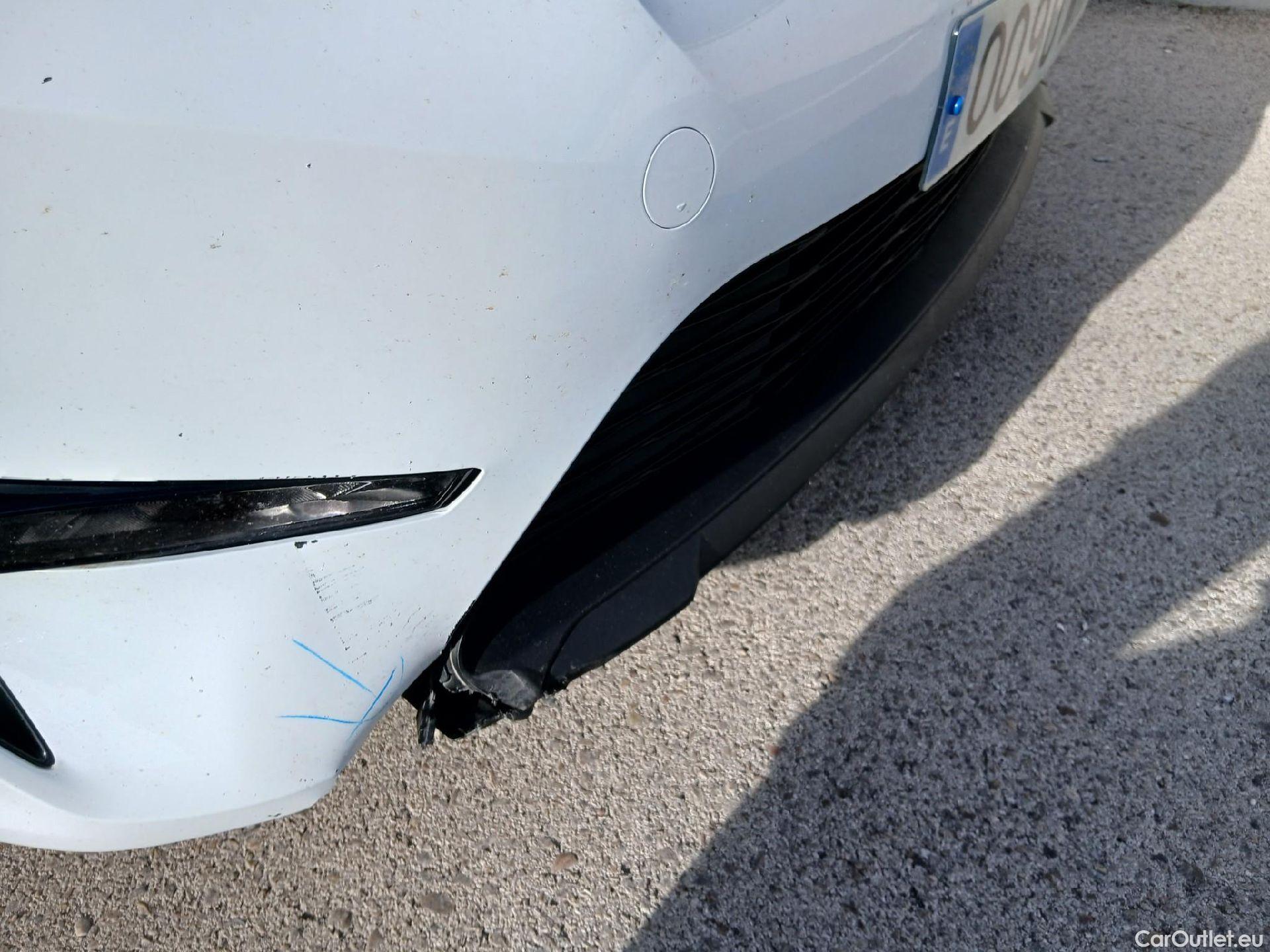  KIA  Cee'd KIA Ceed / 2021 / 5P / berlina con portón 1.6 MHEV iMT 100kW (136CV) Drive #3