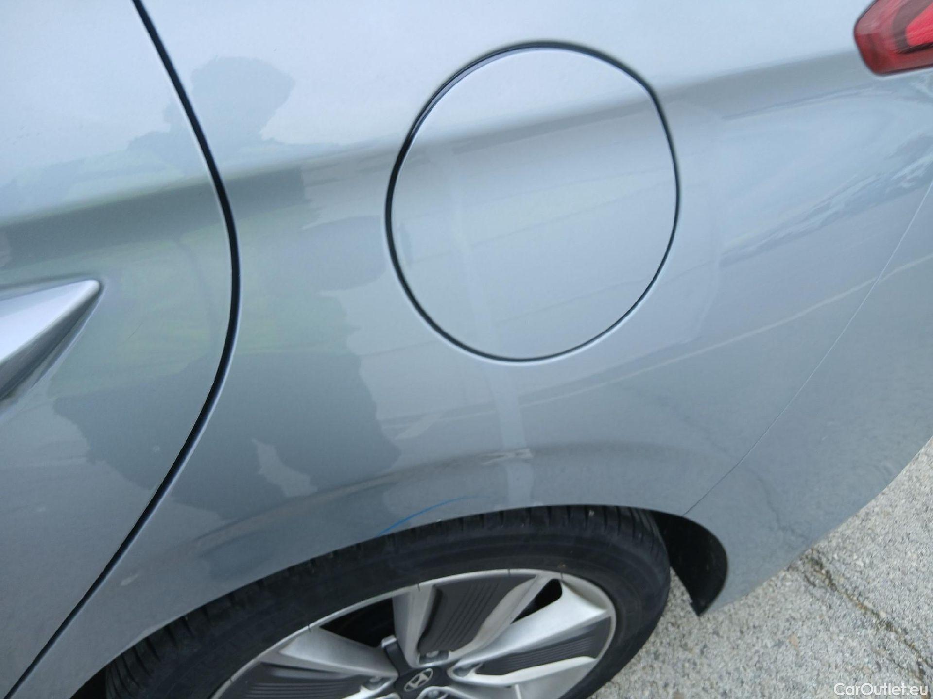  Hyundai   Ioniq HYUNDAI / 2016 / 5P / berlina con portón 1.6 GDI HEV Tecno DCT (AC) #19