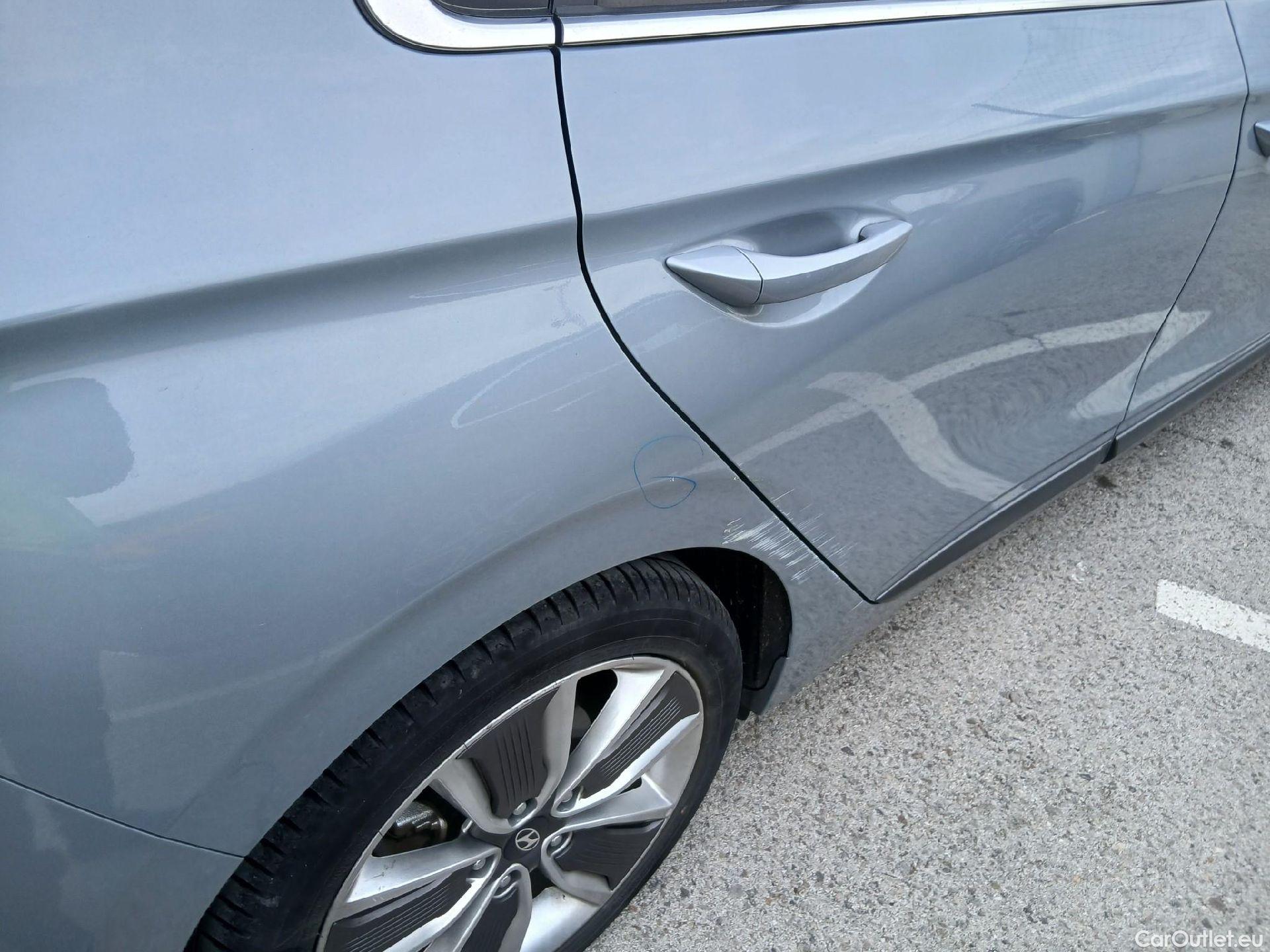  Hyundai   Ioniq HYUNDAI / 2016 / 5P / berlina con portón 1.6 GDI HEV Tecno DCT (AC) #23