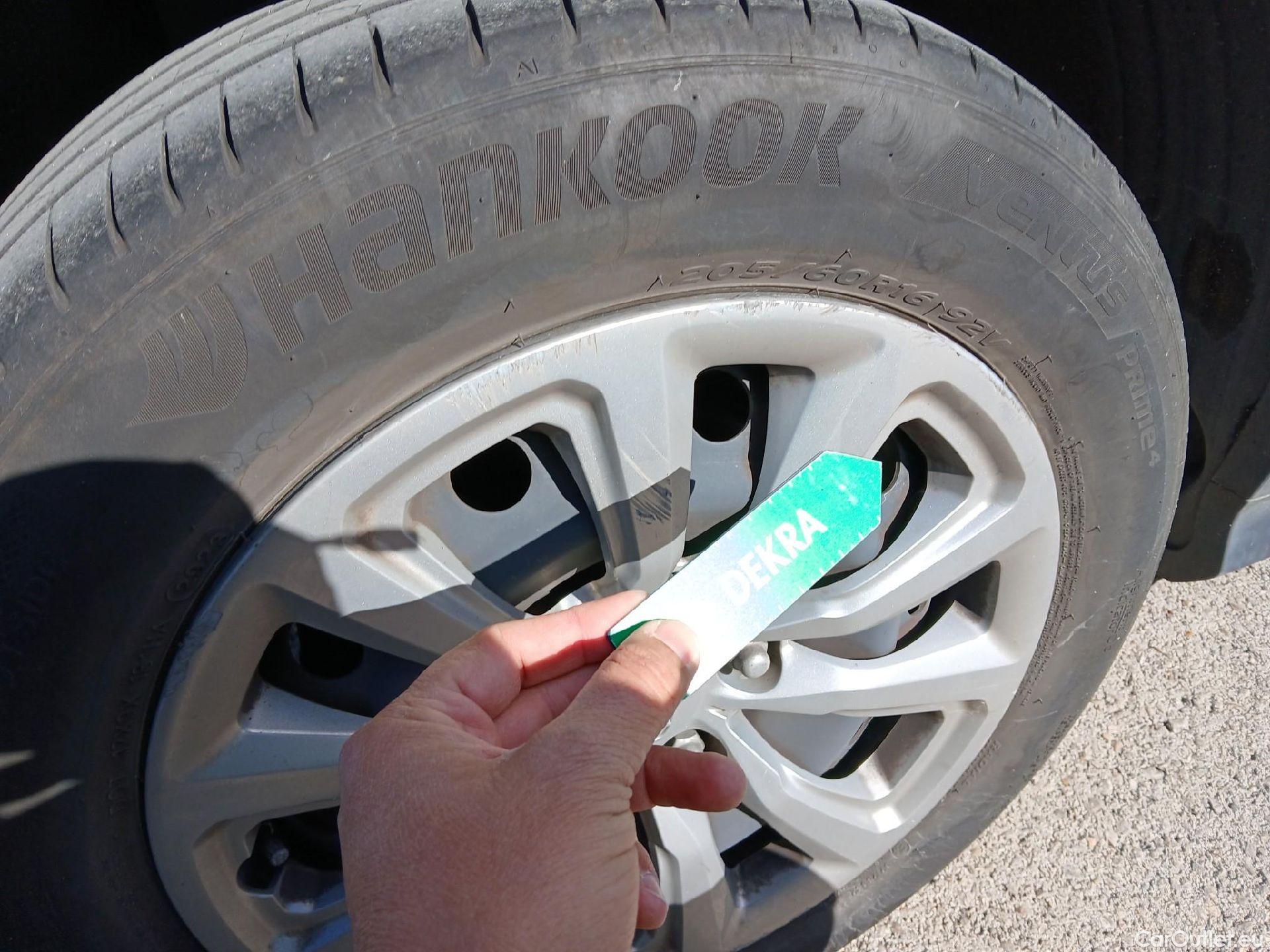  Hyundai  Konna HYUNDAI Kona / 2020 / 5P / todoterreno 1.0 TGDI Klass 4X2 #10