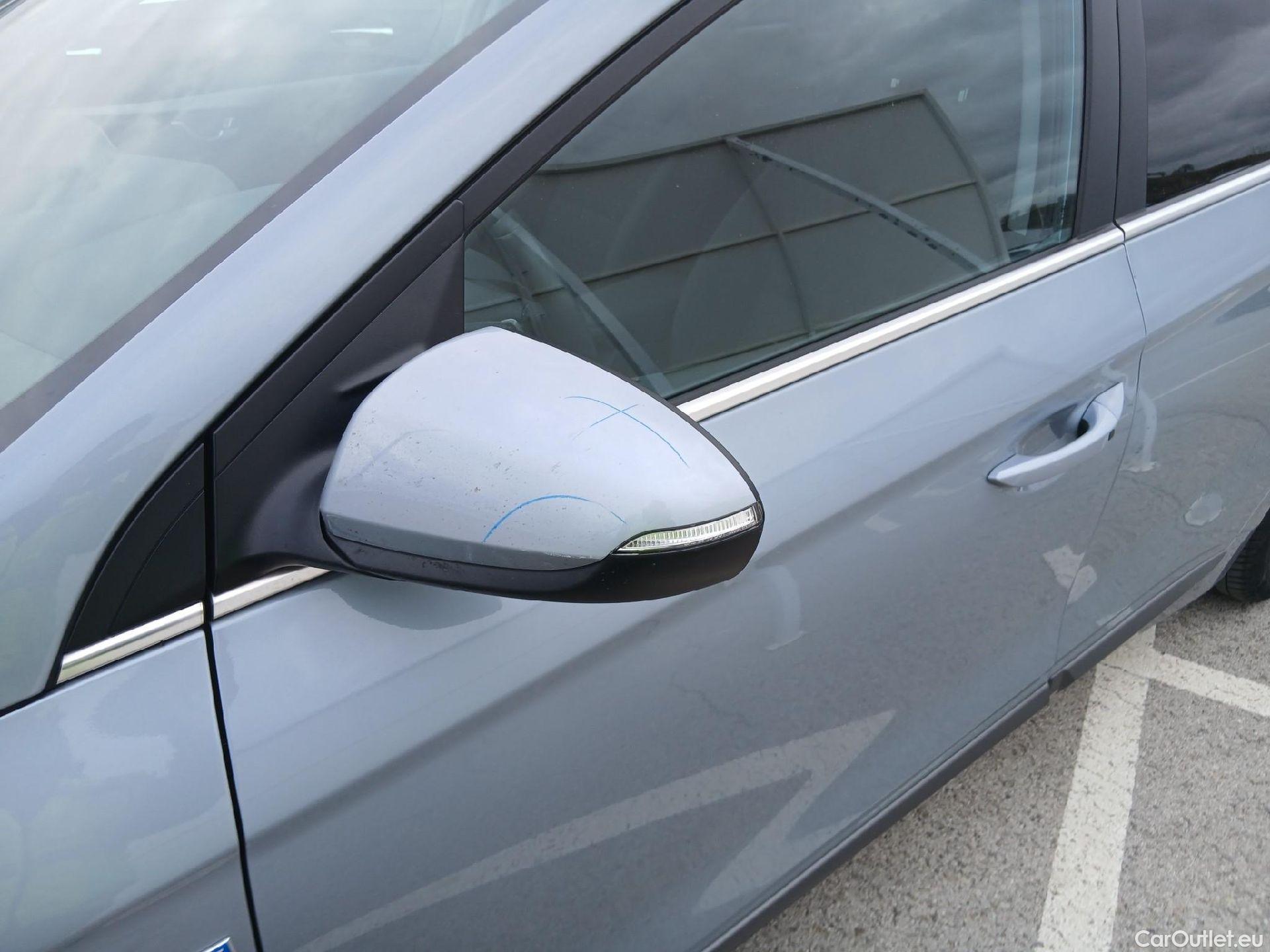  Hyundai   Ioniq HYUNDAI / 2016 / 5P / berlina con portón 1.6 GDI HEV Tecno DCT (AC) #14